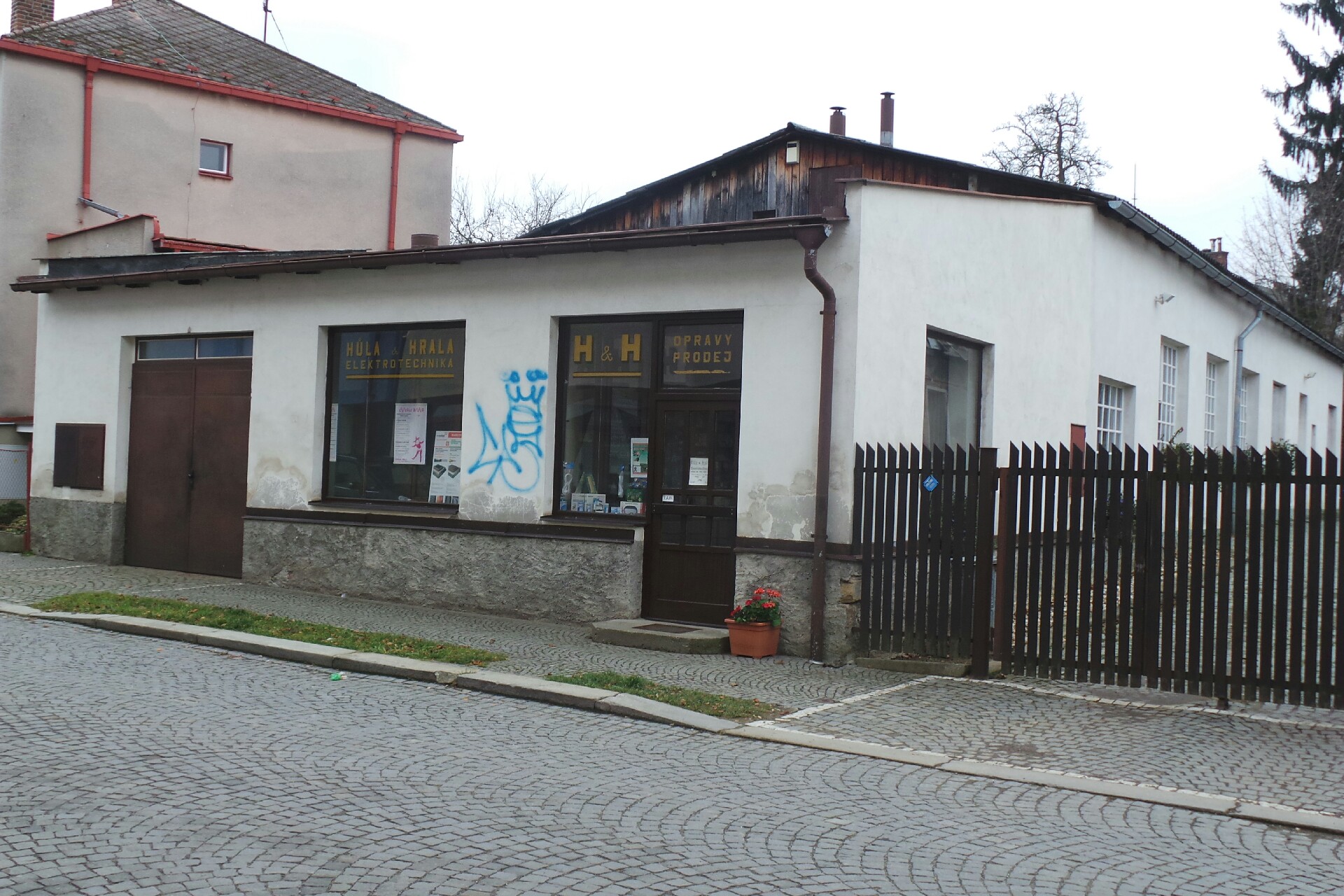 Frekvenční měniče - Hůla & Hrala Elektrotechnika