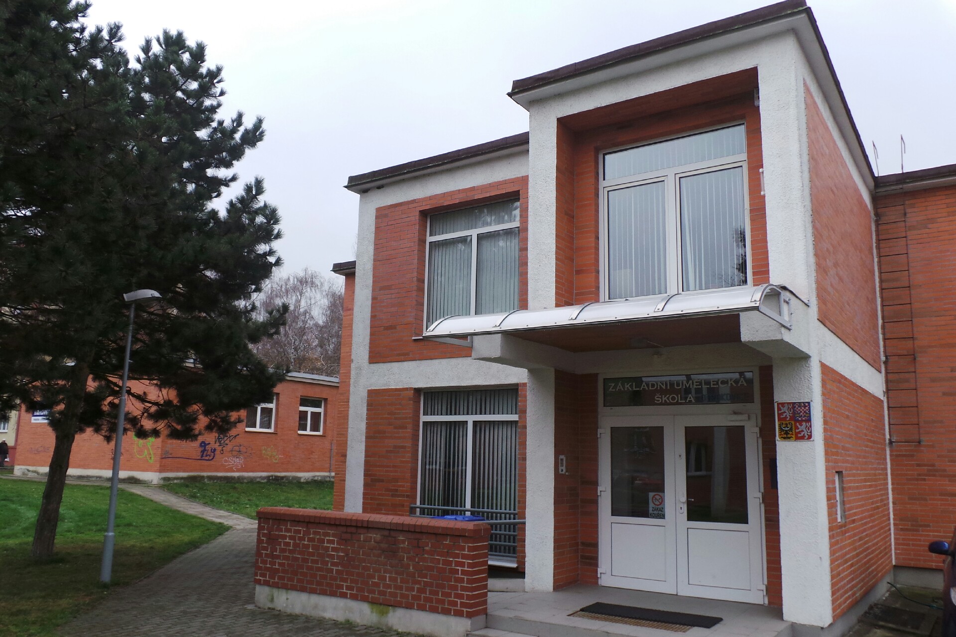 ZUŠ Otrokovice, Školní