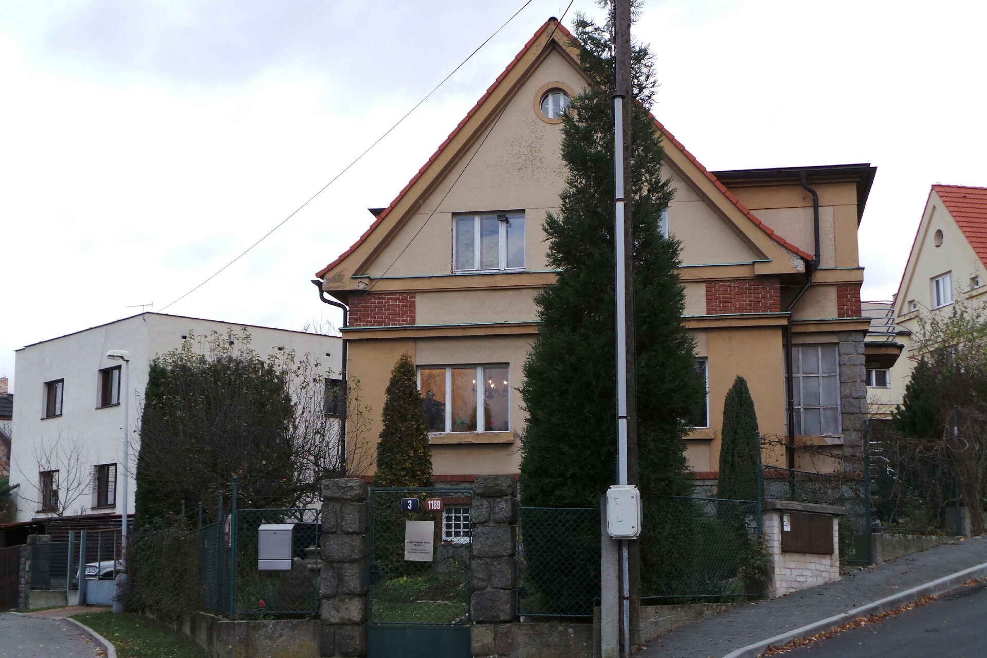 JUDr. Monika Elfmarková - soudní exekutor