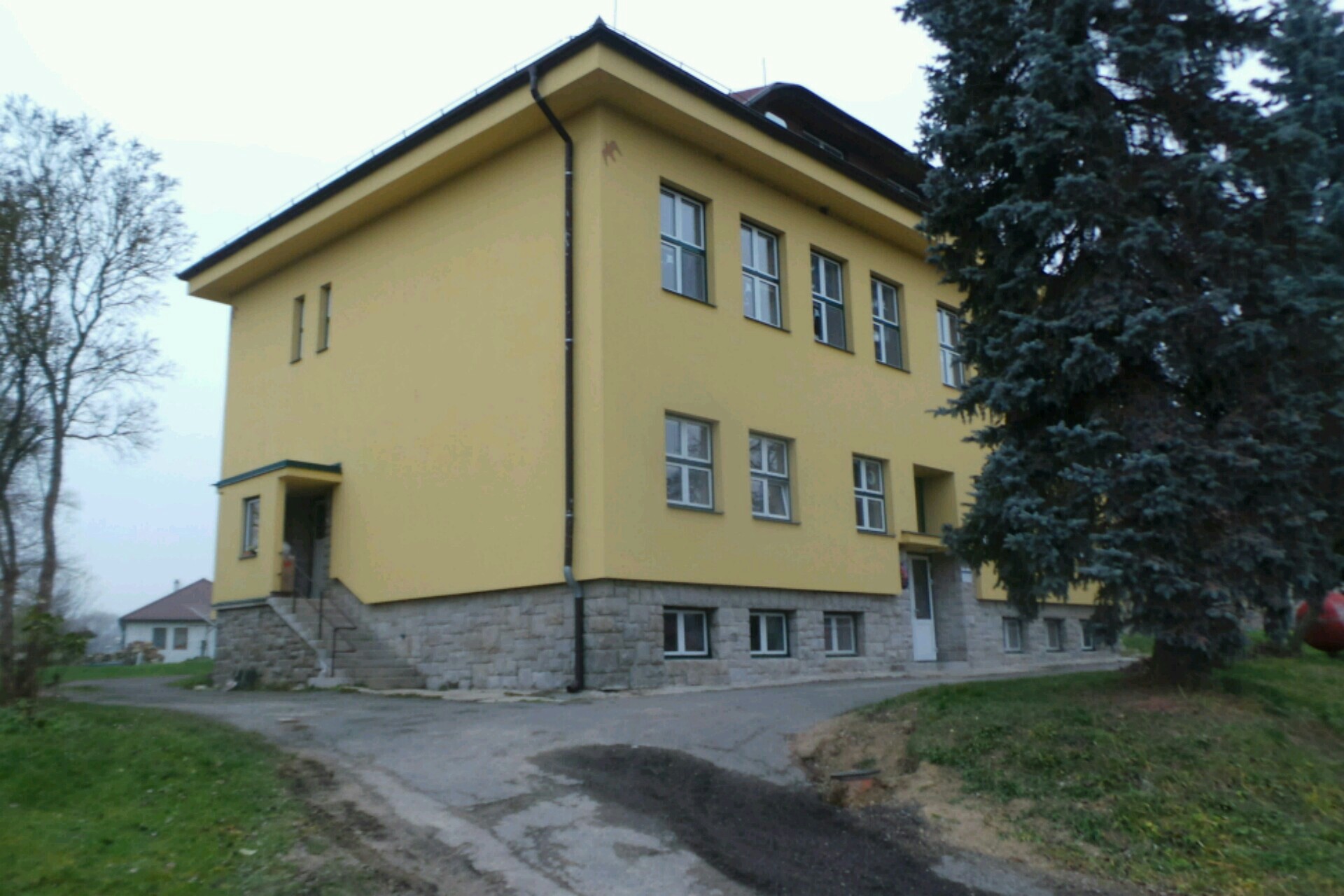 Základní škola a Mateřská škola Lodhéřov, okres Jindřichův Hradec