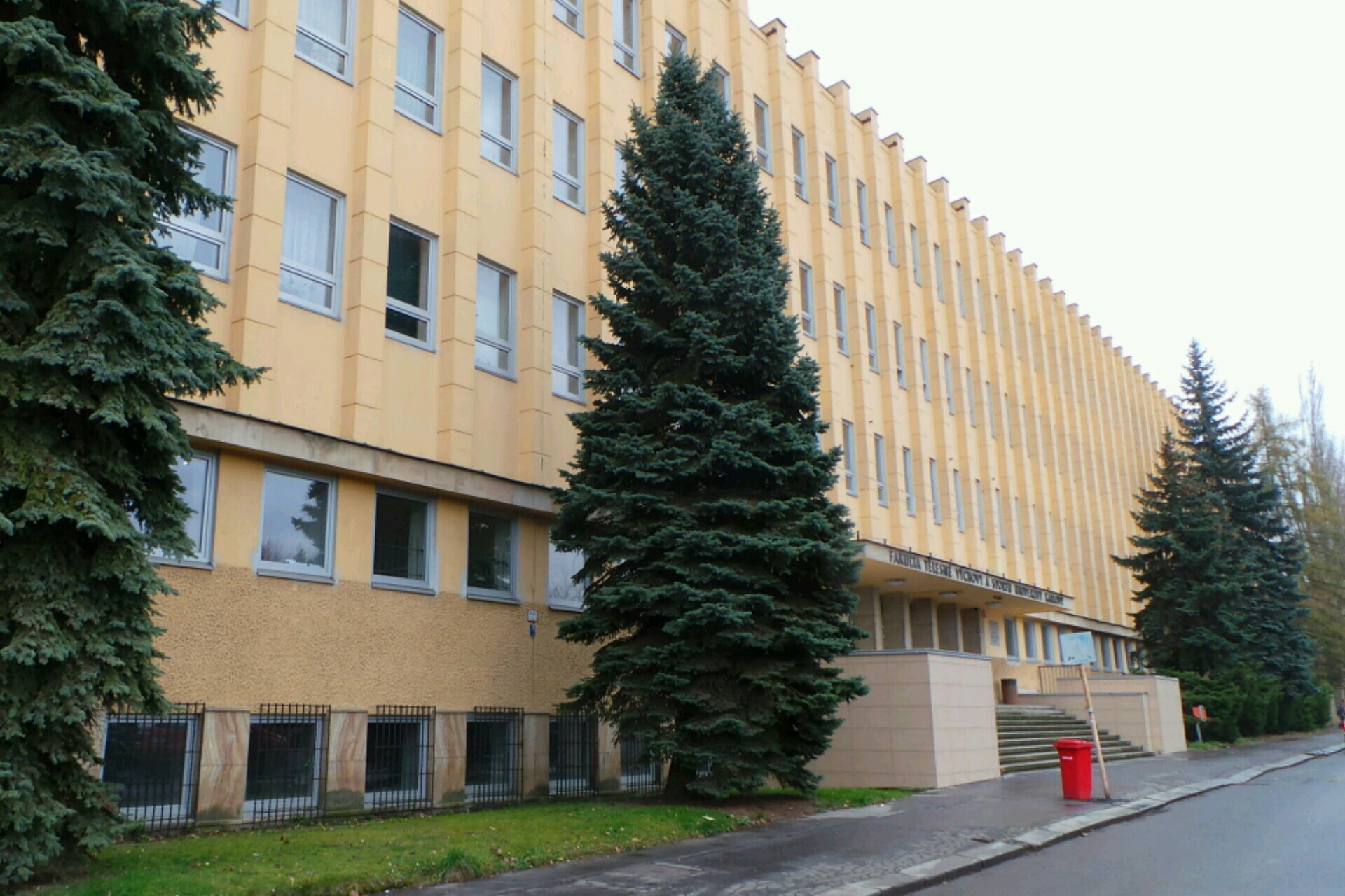 Katedra zdravotní TV a tělovýchovného lékařství Fakulty tělesné výchovy a sportu - Univerzita Karlova