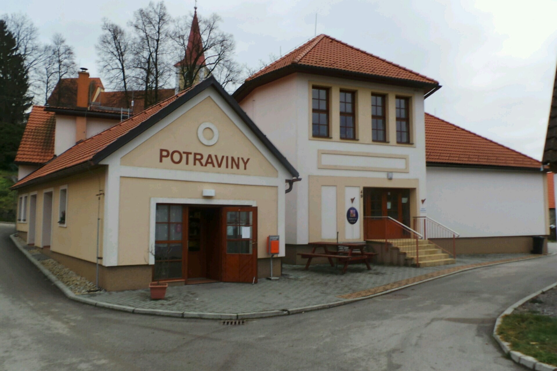 Kostelní Radouň - obecní úřad foto 2