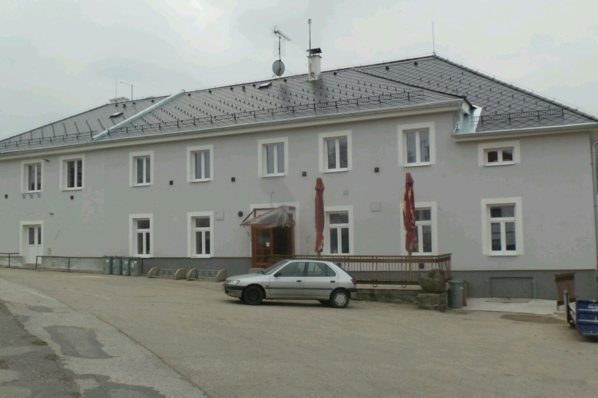 Lásenice - obecní úřad foto 2