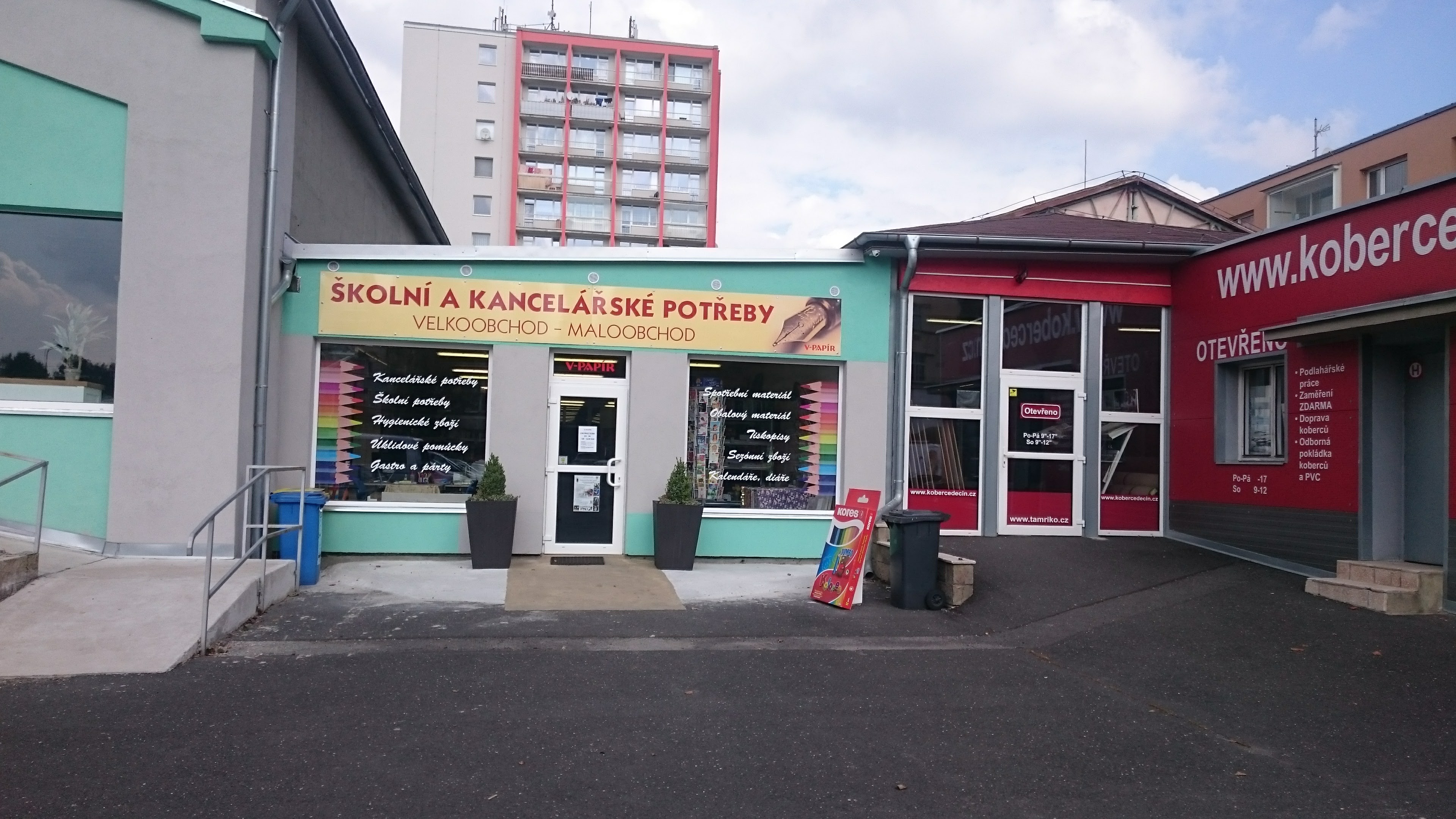 Dušan Vlčko V - papír foto 2