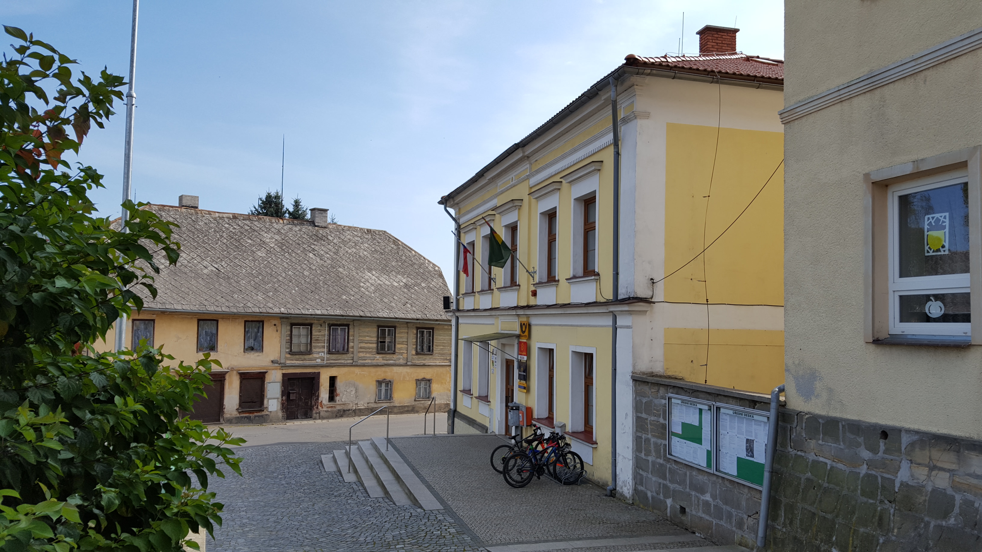 Brniště - obecní úřad foto 4