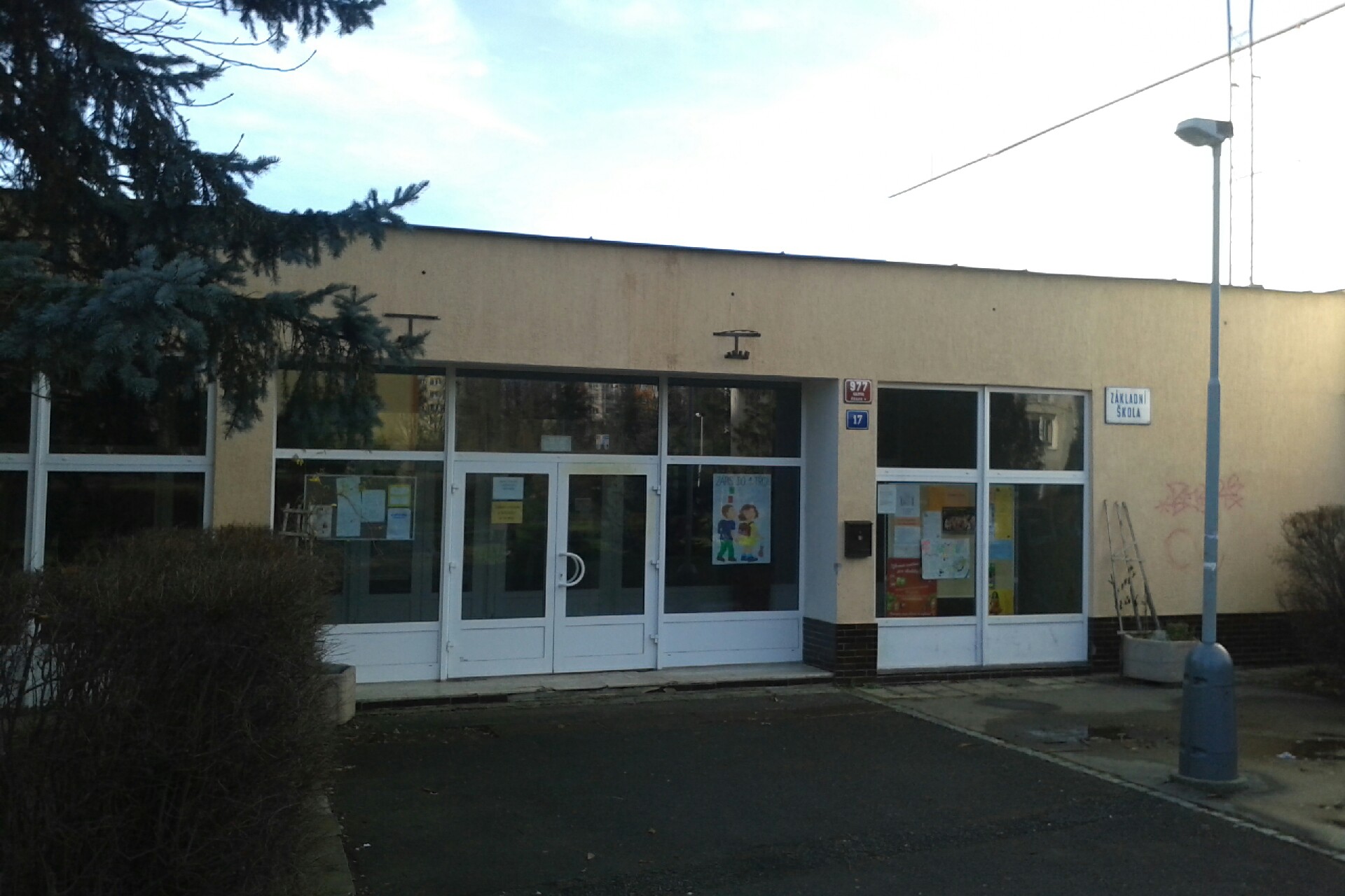 ZŠ Zárubova, Praha 12