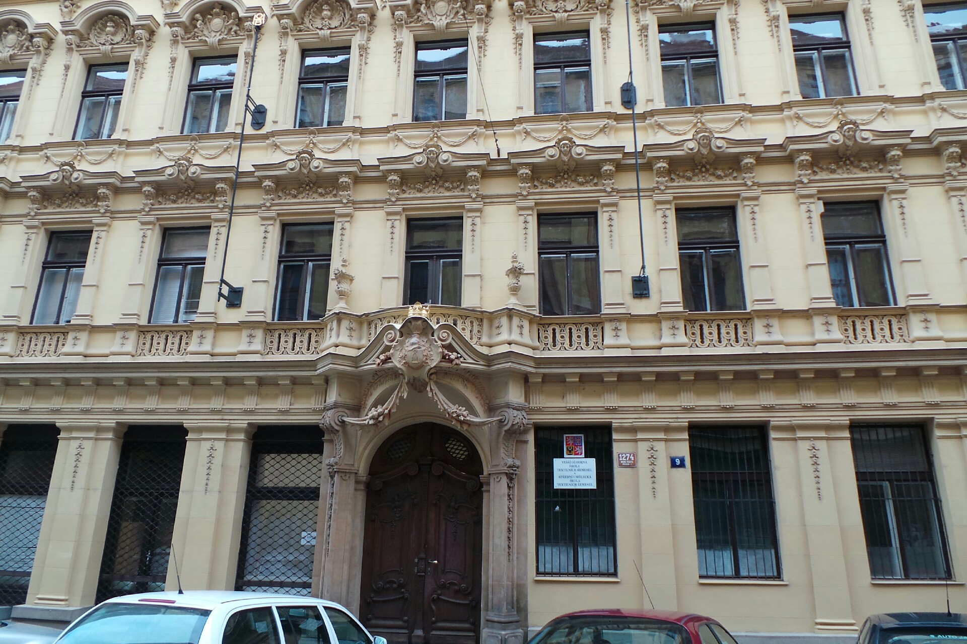 Střední umělecká škola textilních řemesel, Praha 1