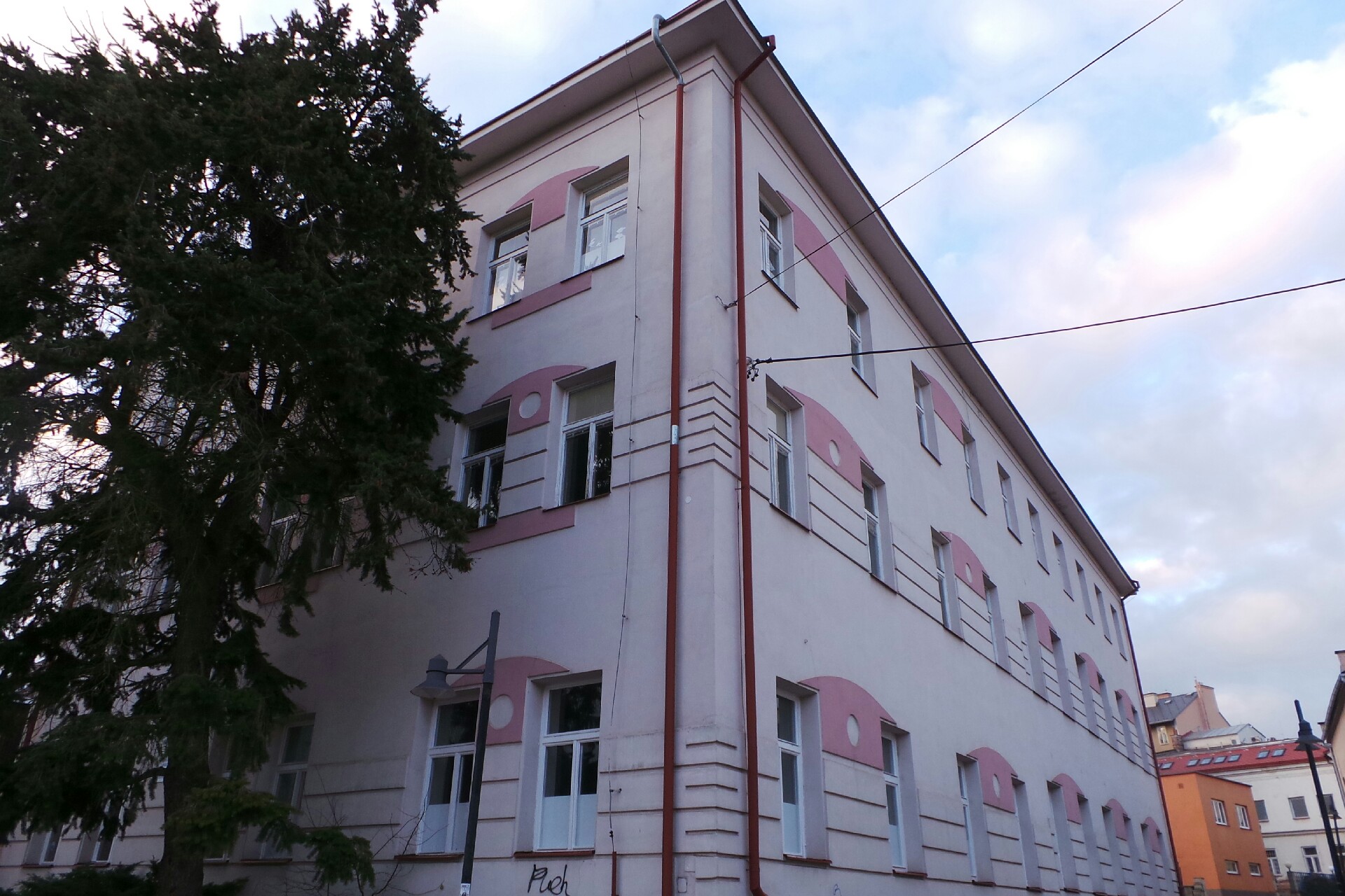 Základní škola a Praktická škola, Dvůr Králové nad Labem