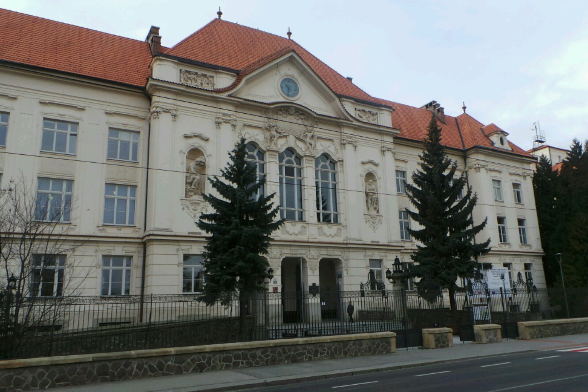 Vysoké učení technické v Brně - Ústav kovových a dřevěných konstrukcí Fakulty stavební