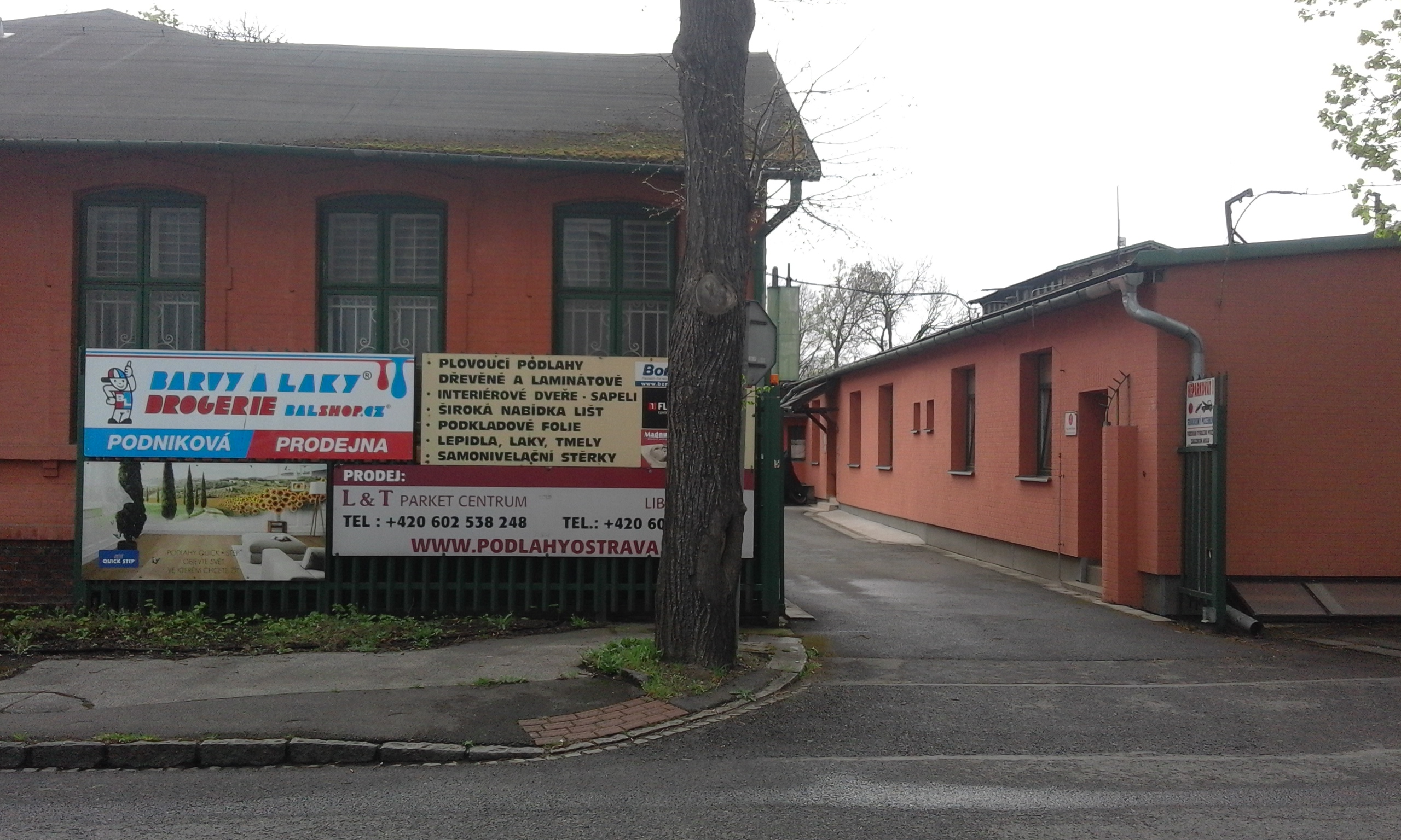 BARVY A LAKY DROGERIE foto 4