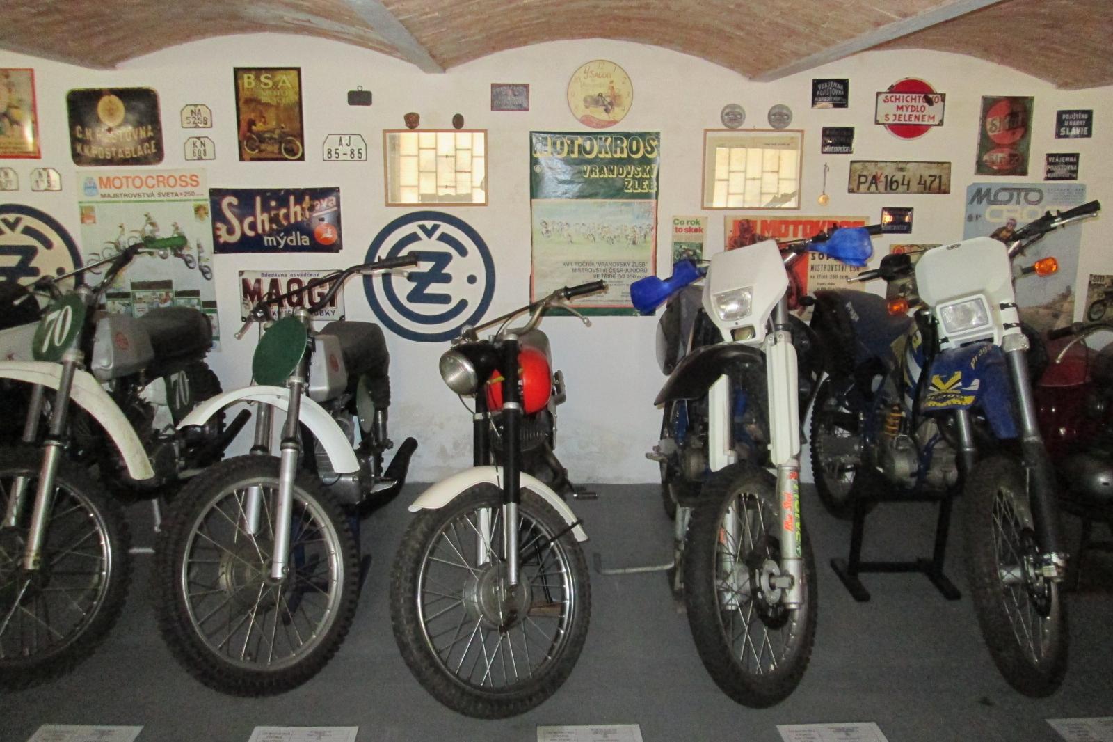 Muzeum Motocyklů a hraček Šestajovice foto 2
