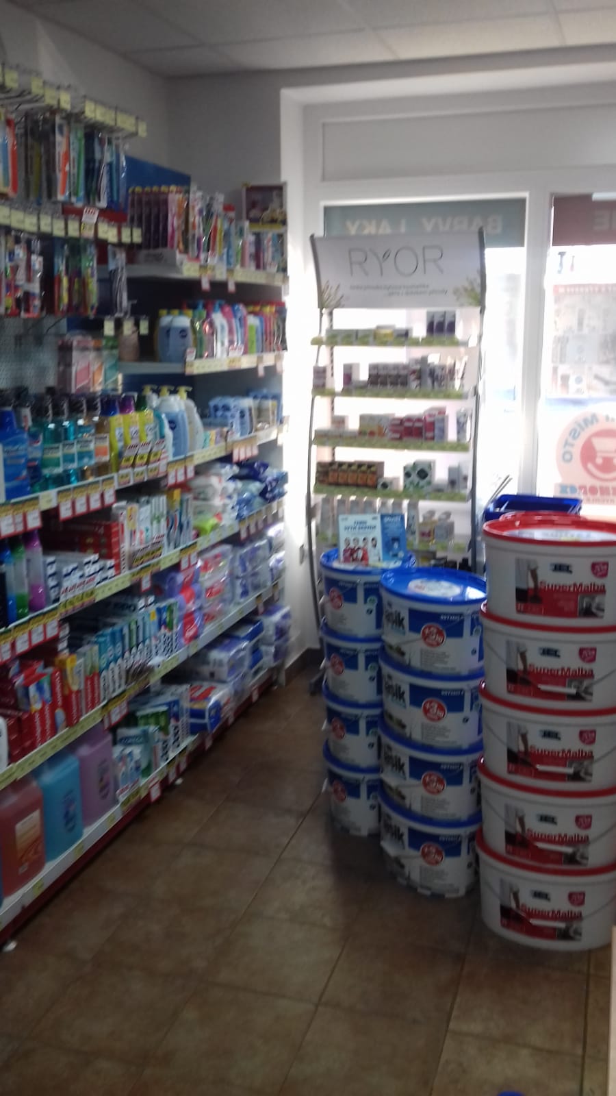 BARVY A LAKY DROGERIE foto 2