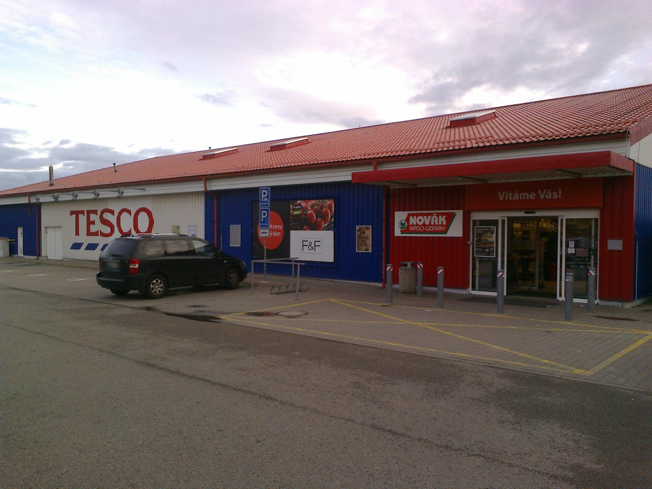 Tesco Supermarket foto 2