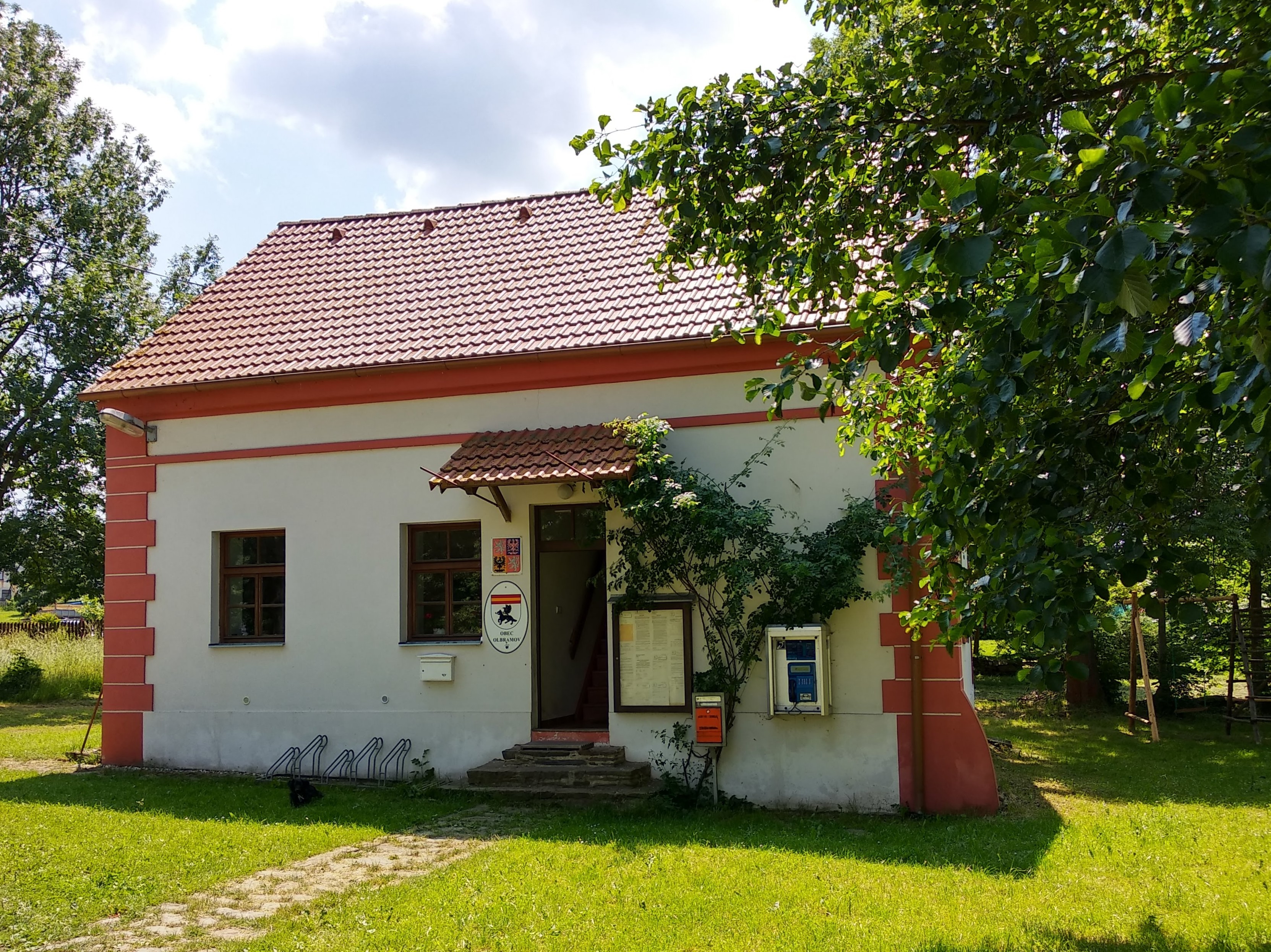 Olbramov - obecní úřad foto 2