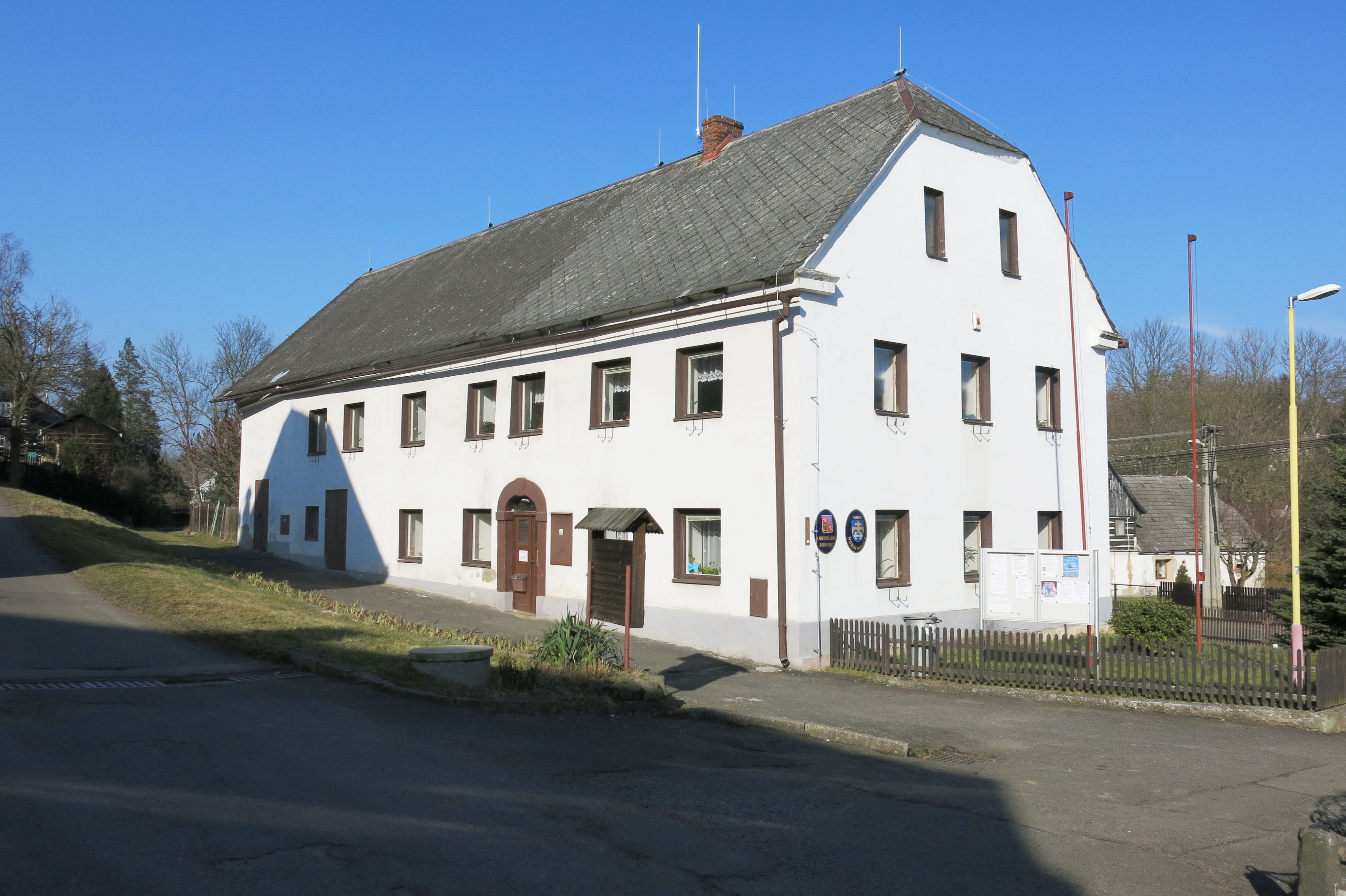 Horní Police - obecní úřad foto 2