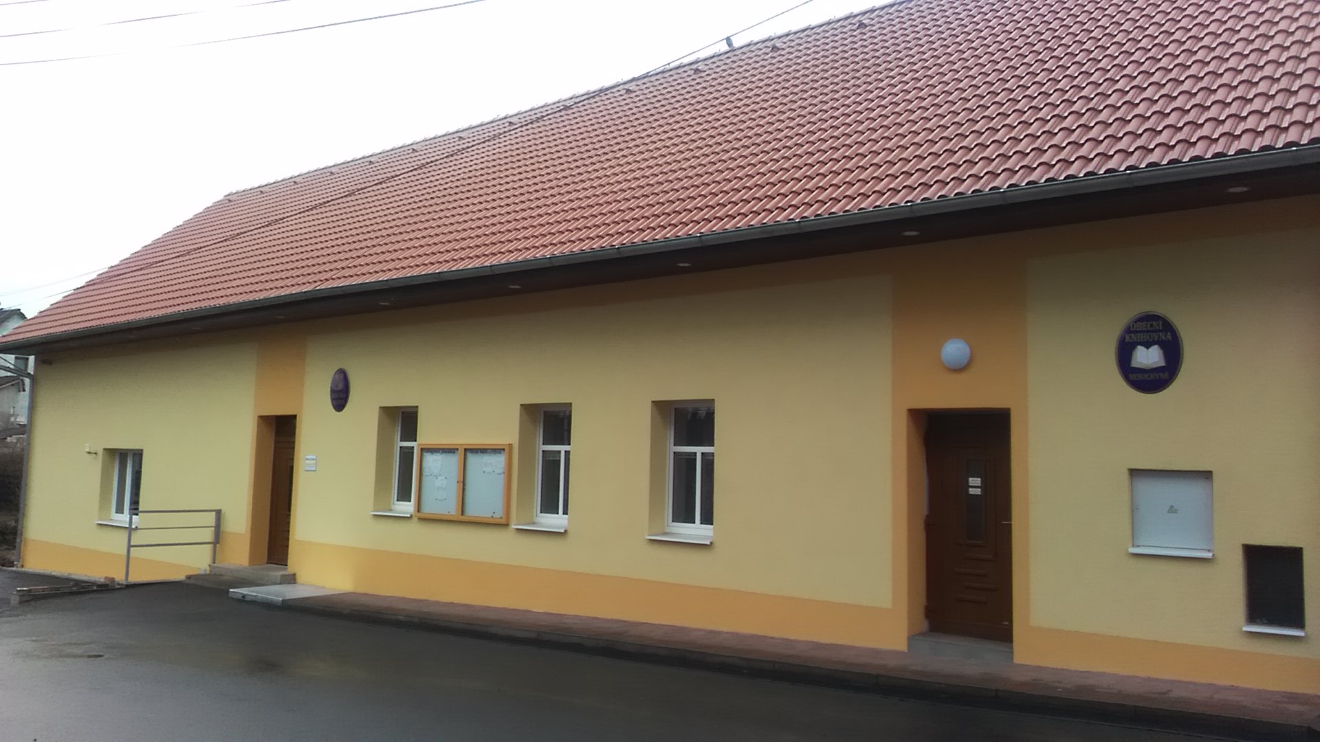 Nesuchyně - obecní úřad foto 3