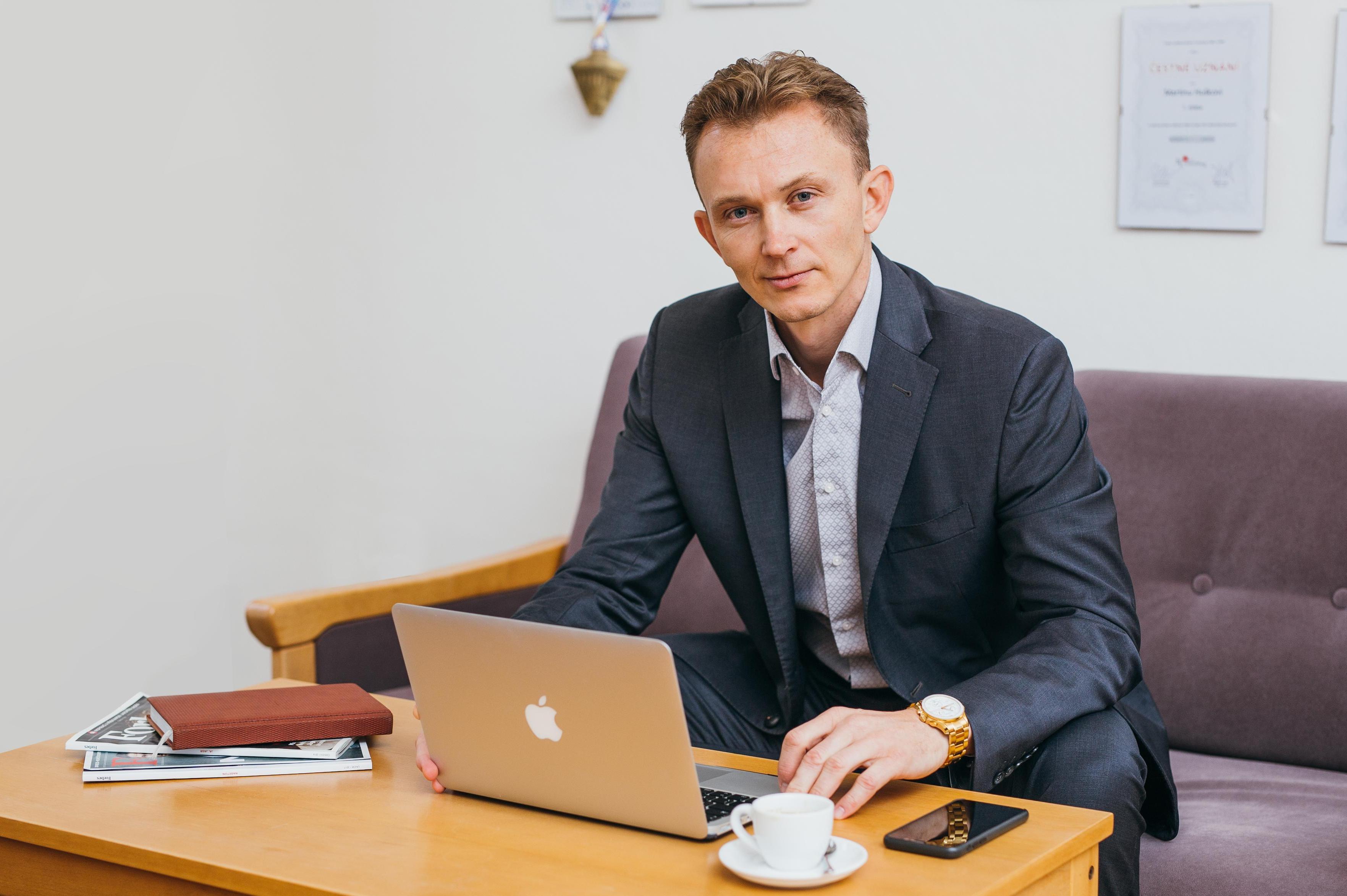Martin Hušek Broker Consulting