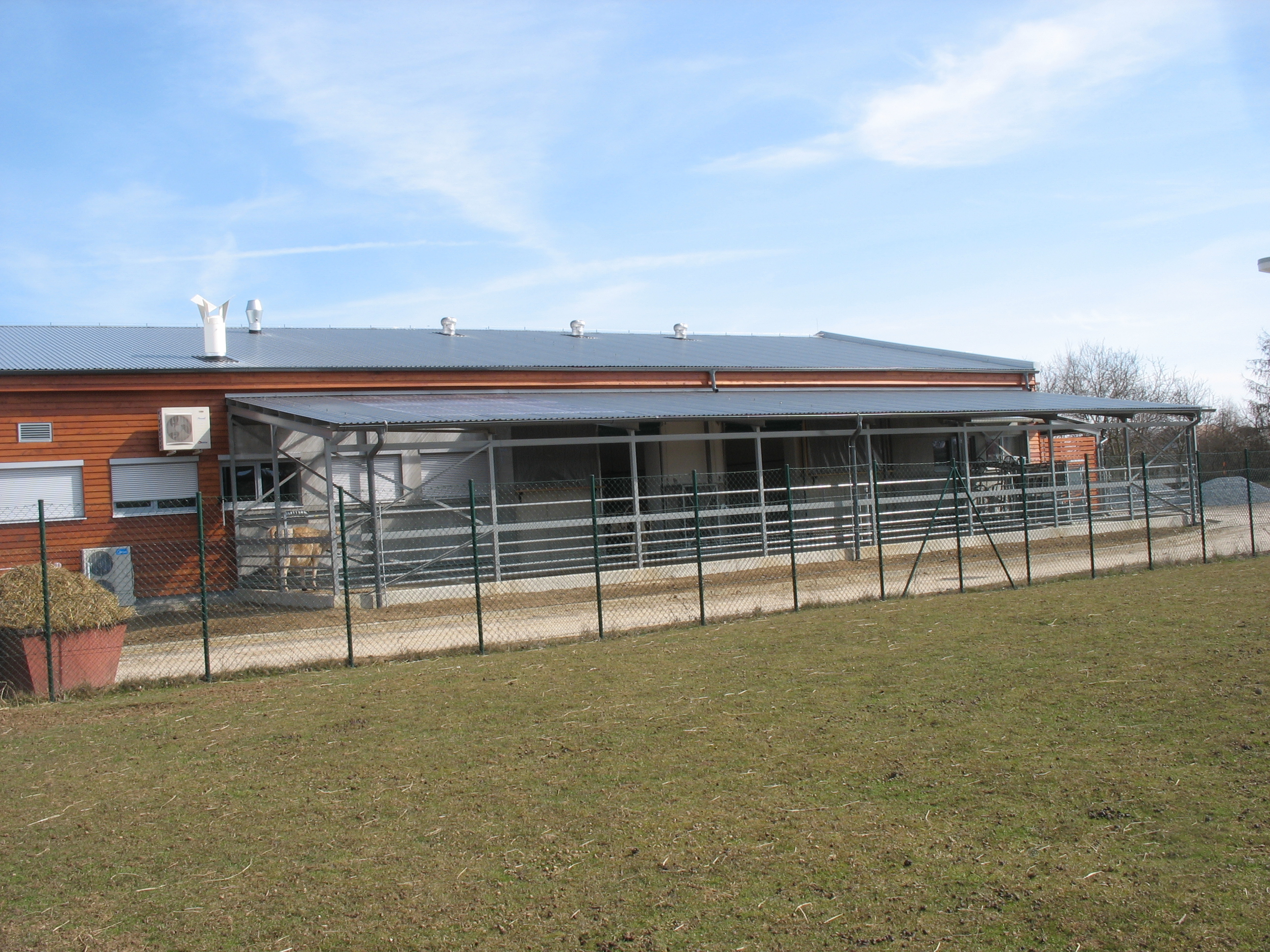 ČZU - Demonstrační a pokusná stáj Fakulty agrobiologie, potravinových a přírodních zdrojů