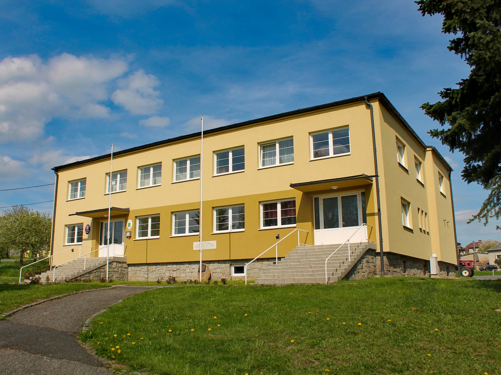 Svébohov - obecní úřad foto 2