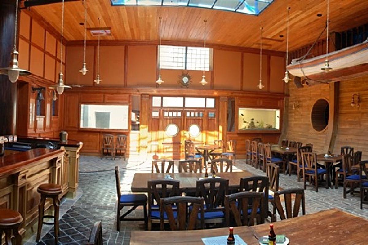 Hotel a restaurace Marina