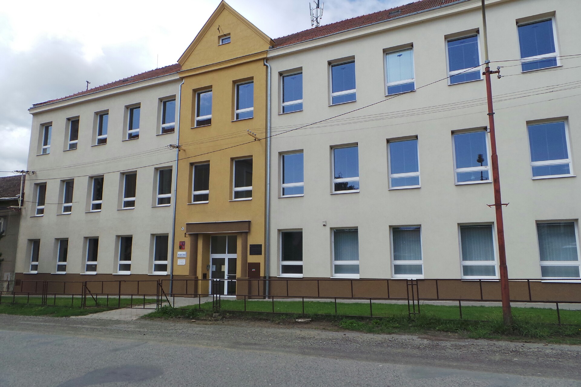 ZŠ Brodek u Prostějova - Školní jídelna foto 1