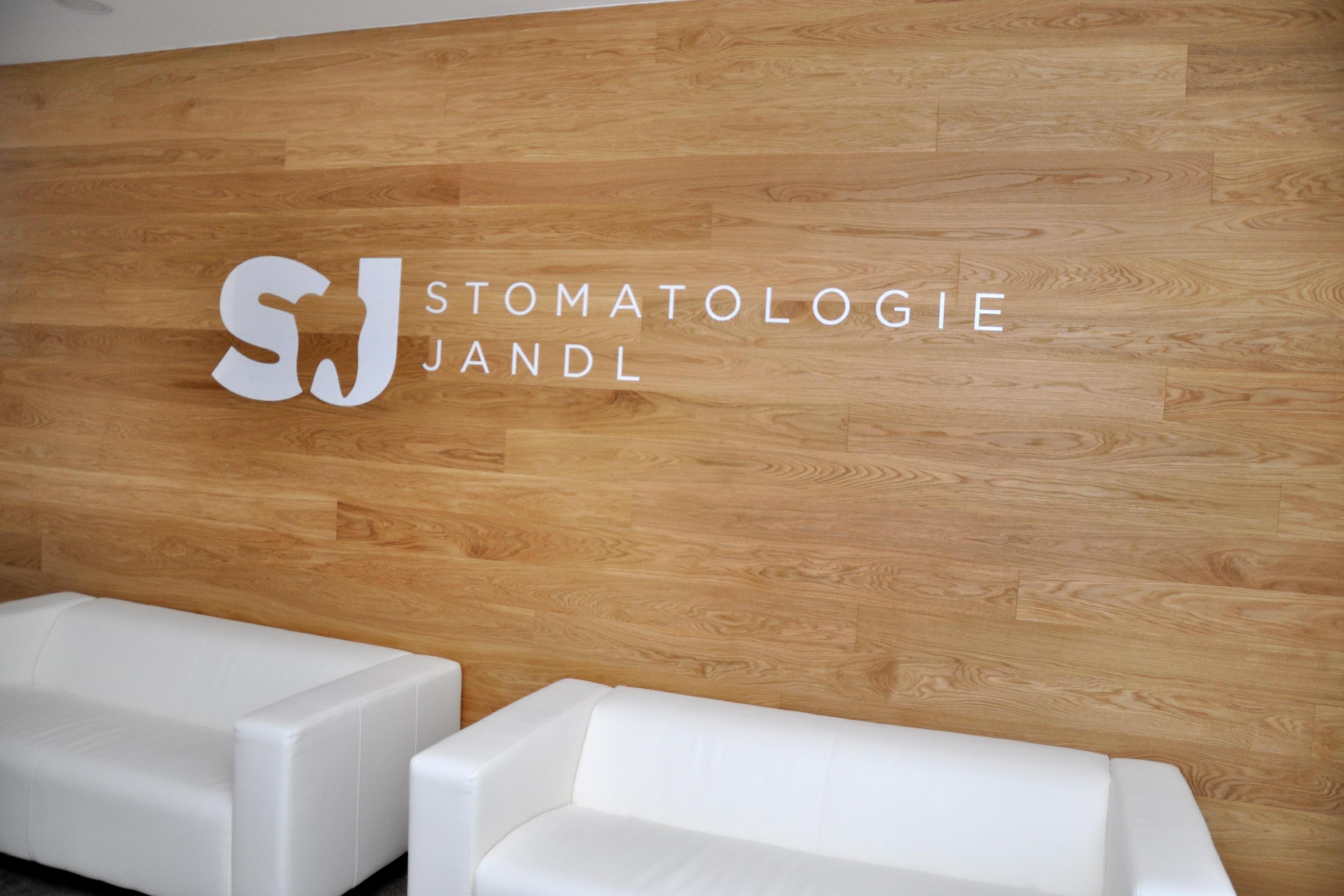 MUDr. Petr Jandl - stomatochirurgie a dentální implantologie