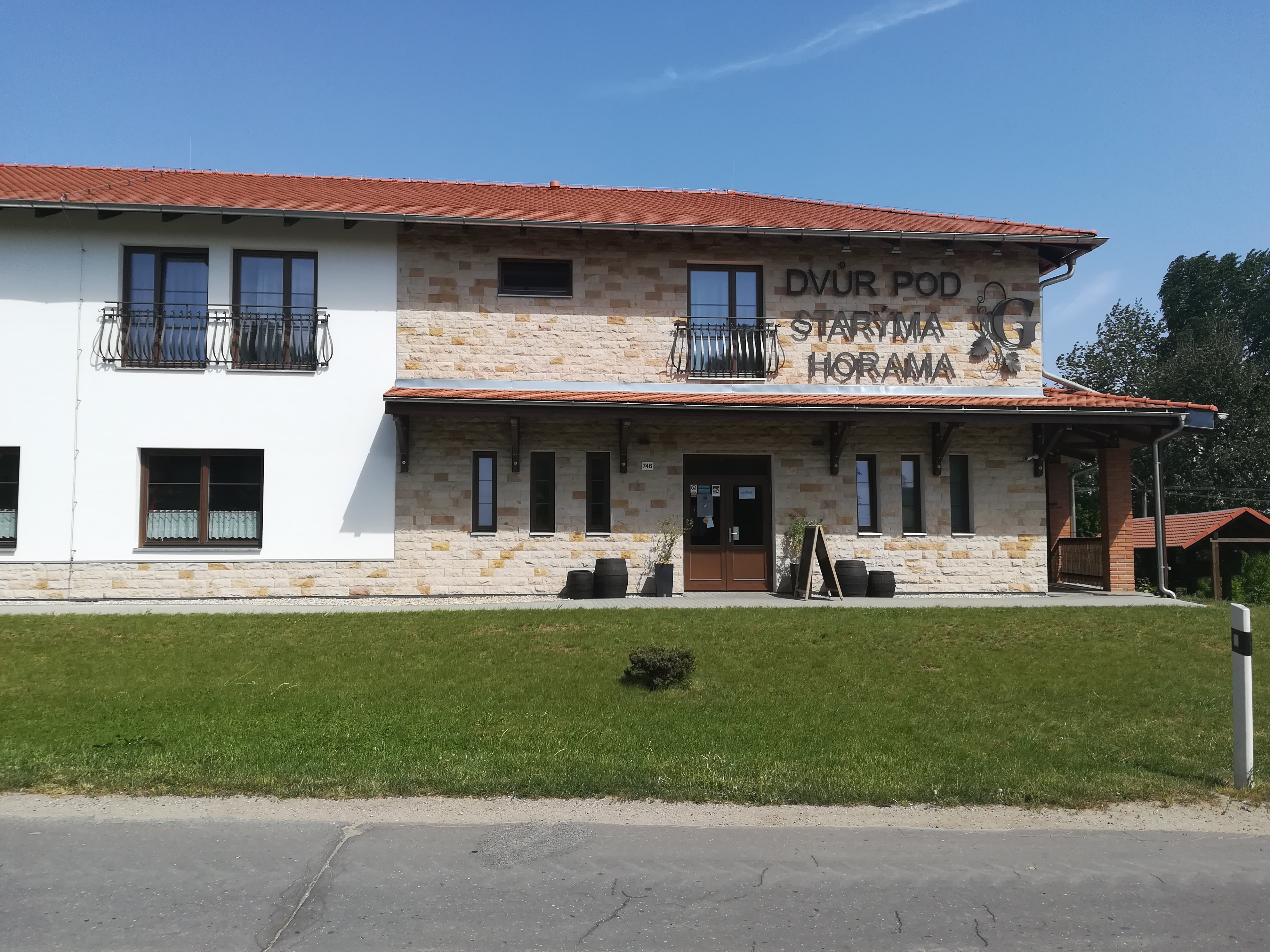 VINAŘSTVÍ - DVŮR POD STARÝMA HORAMA, s.r.o. foto 3