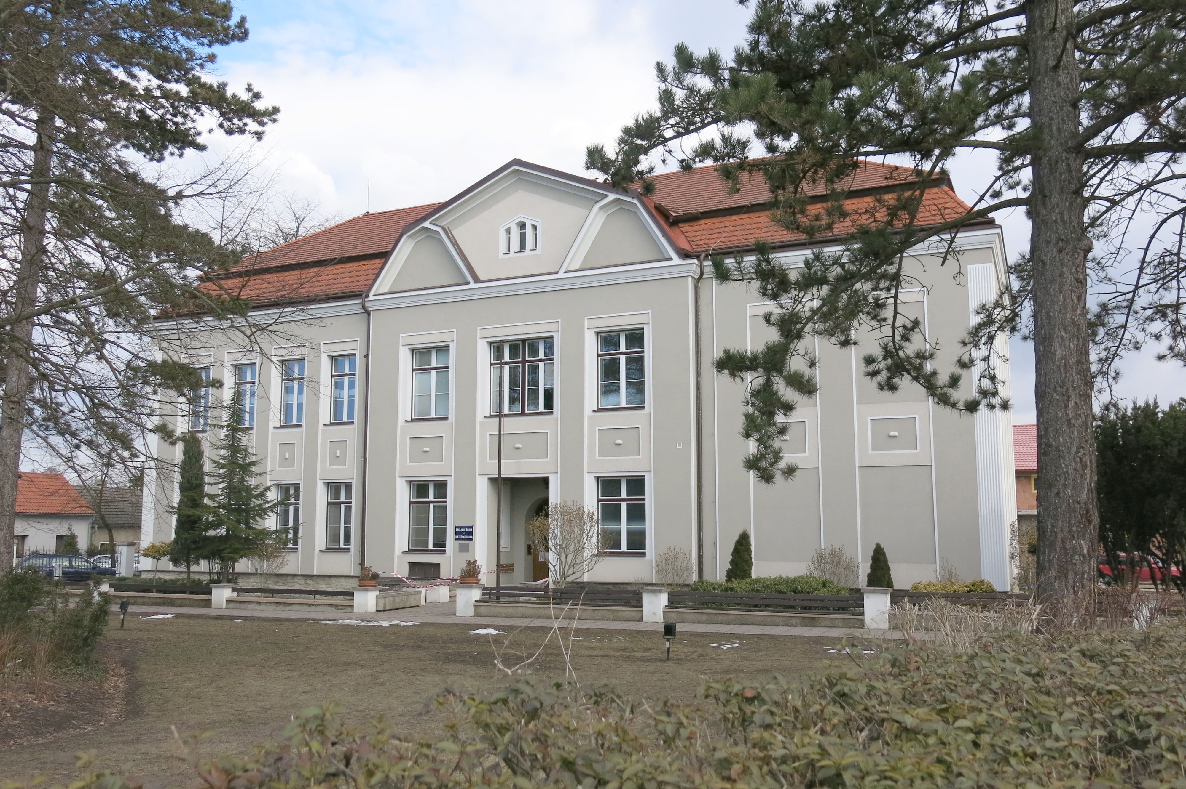 Základní škola a mateřská škola Malý Újezd , okres Mělník