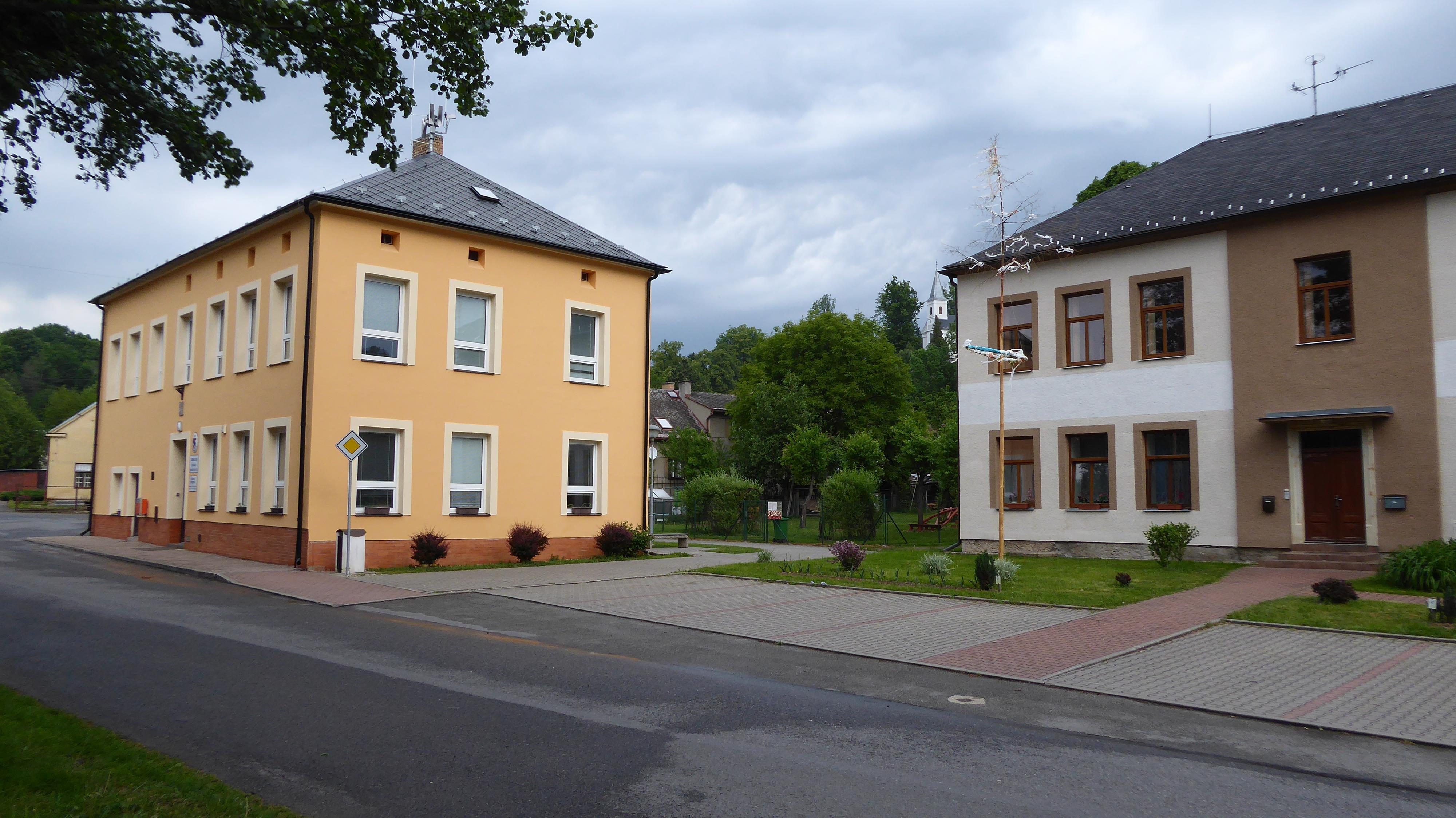 Albrechtice - obecní úřad foto 5