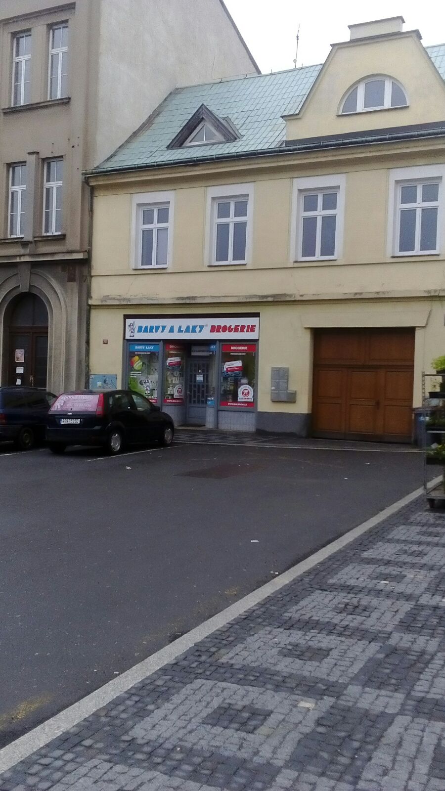 BARVY A LAKY DROGERIE foto 4