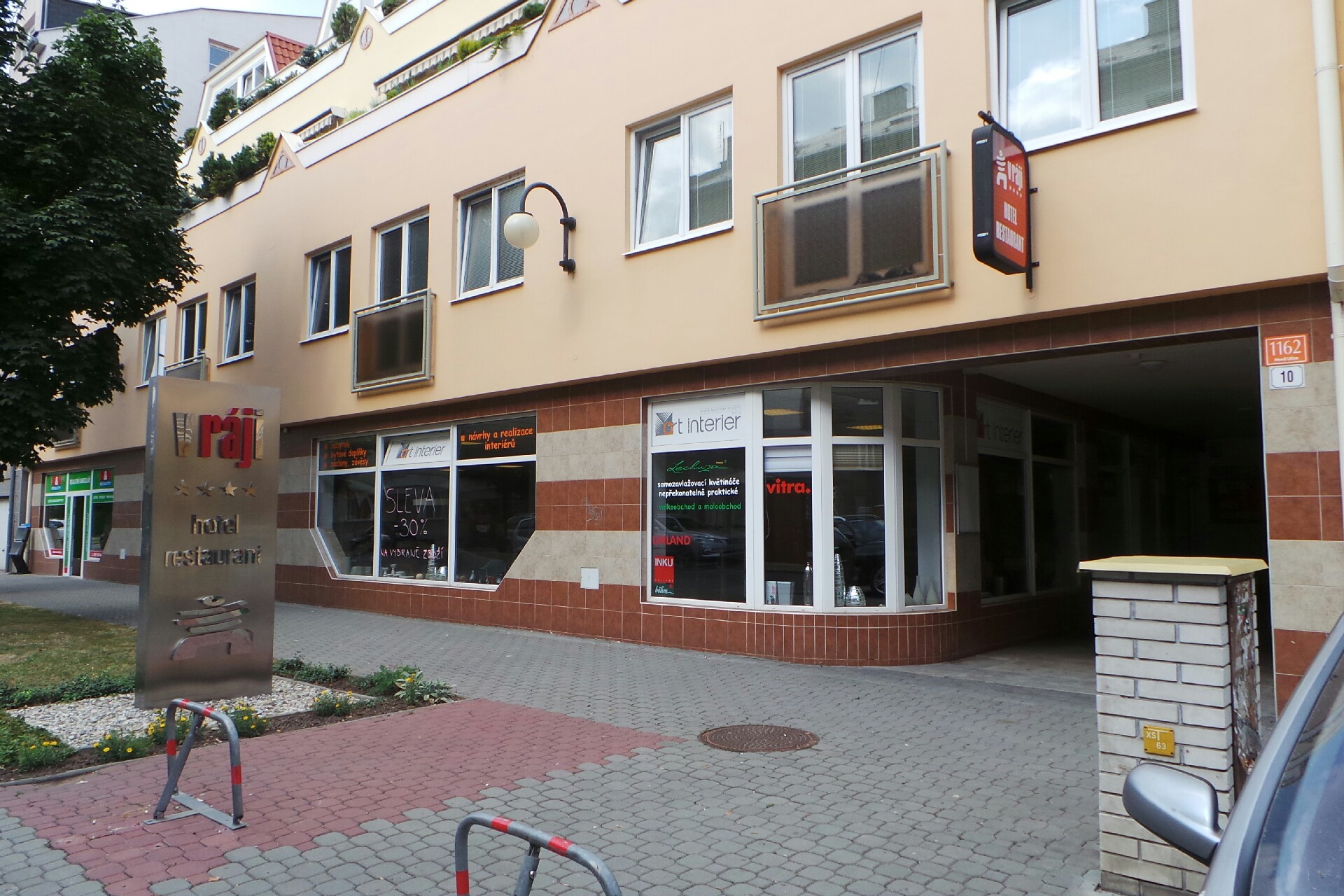 Hotel V Ráji