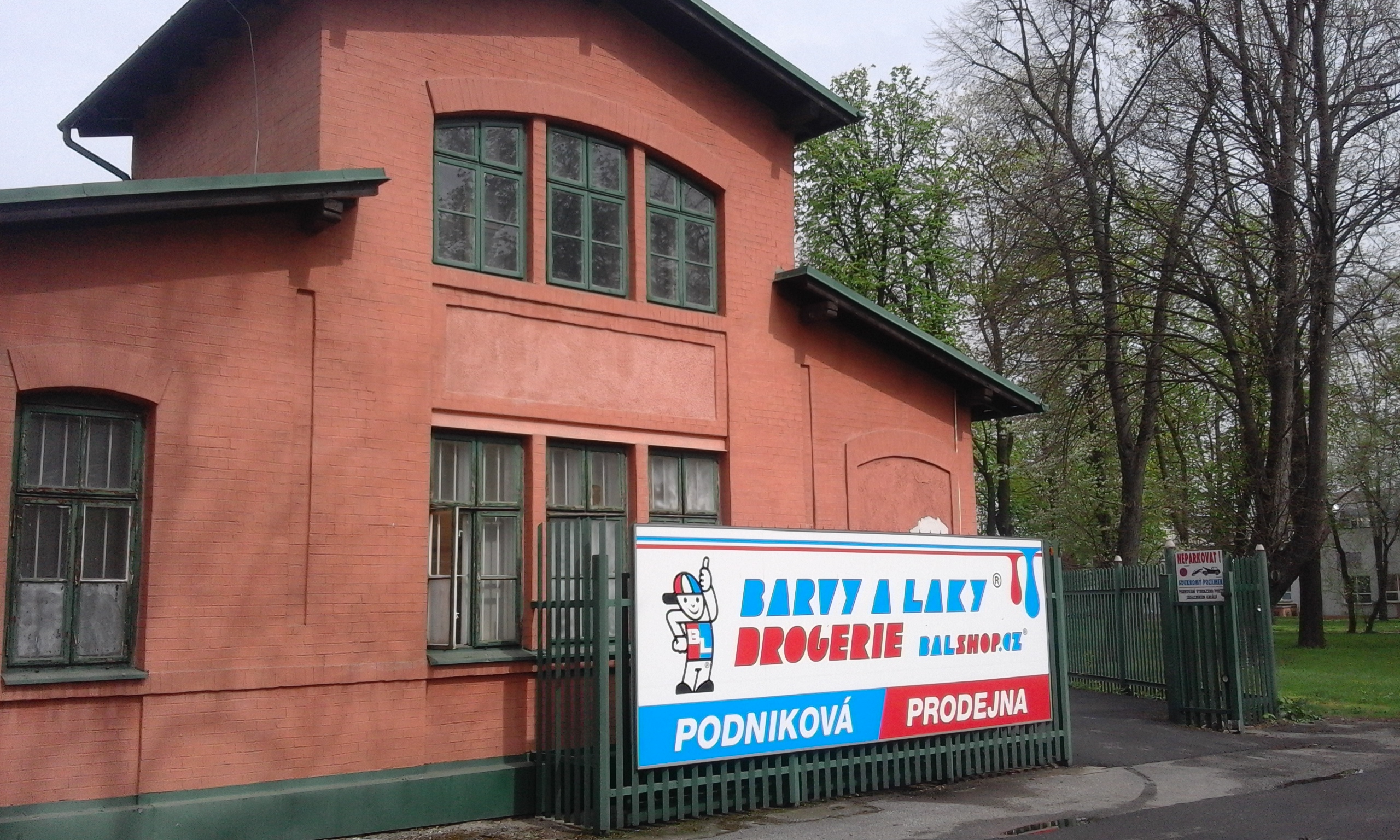 BARVY A LAKY DROGERIE foto 3