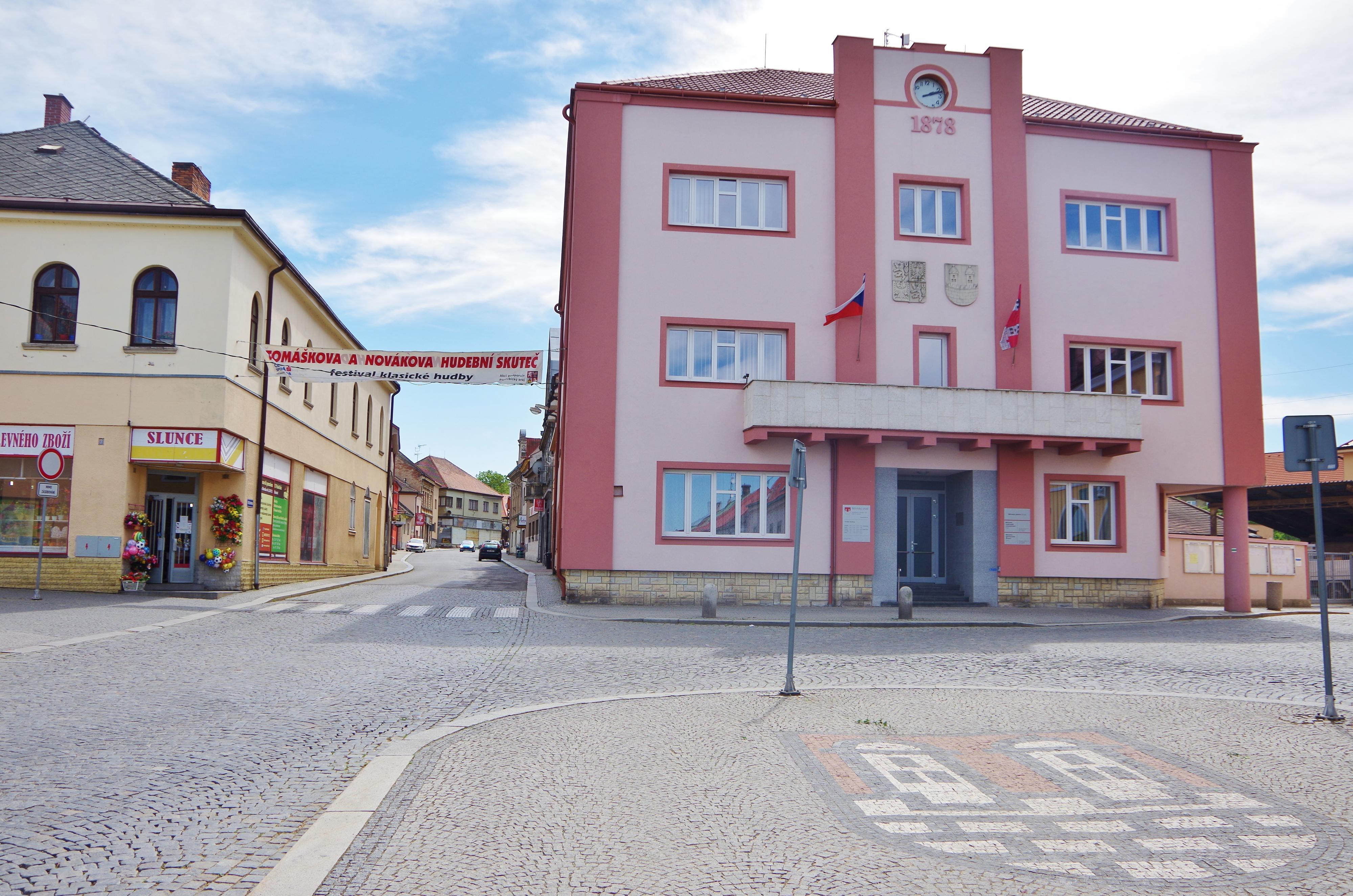 Skuteč - městský úřad foto 2
