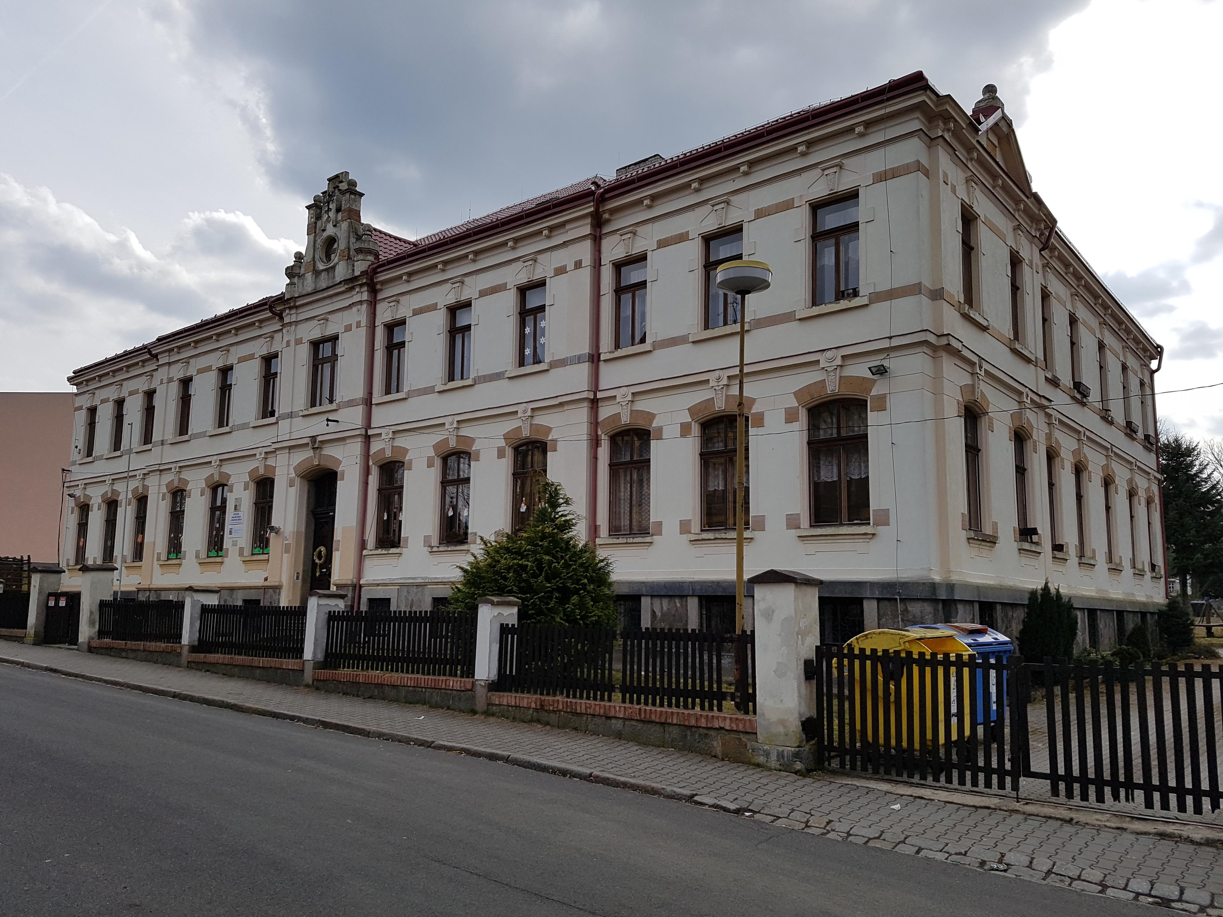 Speciální a Praktická škola , Šluknov , Tyršova 710 foto 2