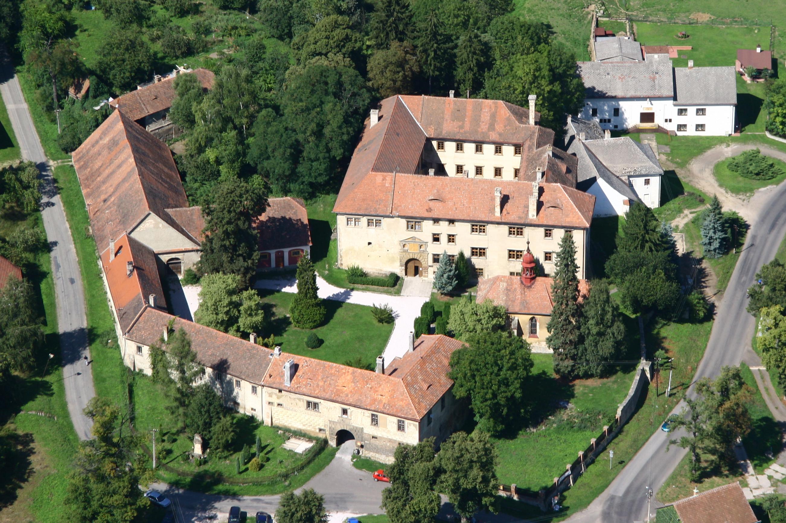 Hrad a zámek Staré Hrady foto 2