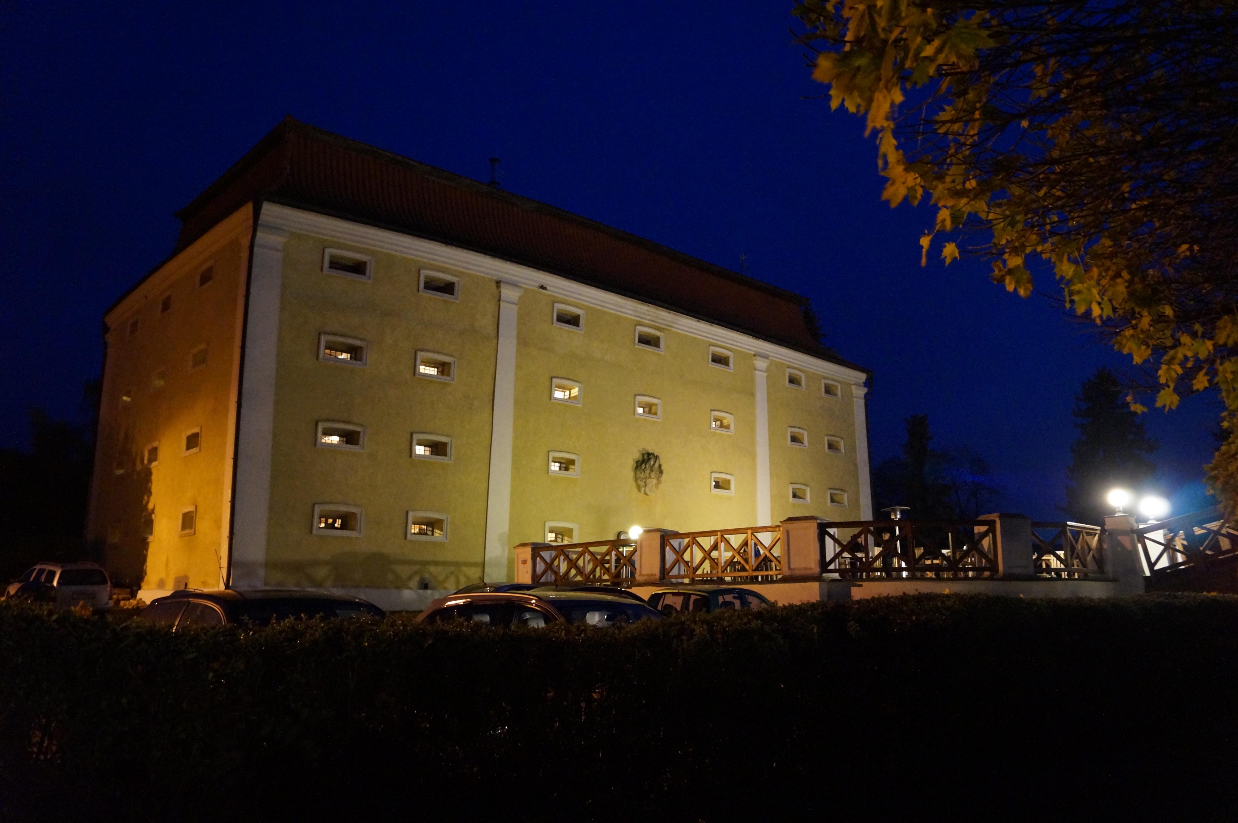DVŮR PECÍNOV foto 2