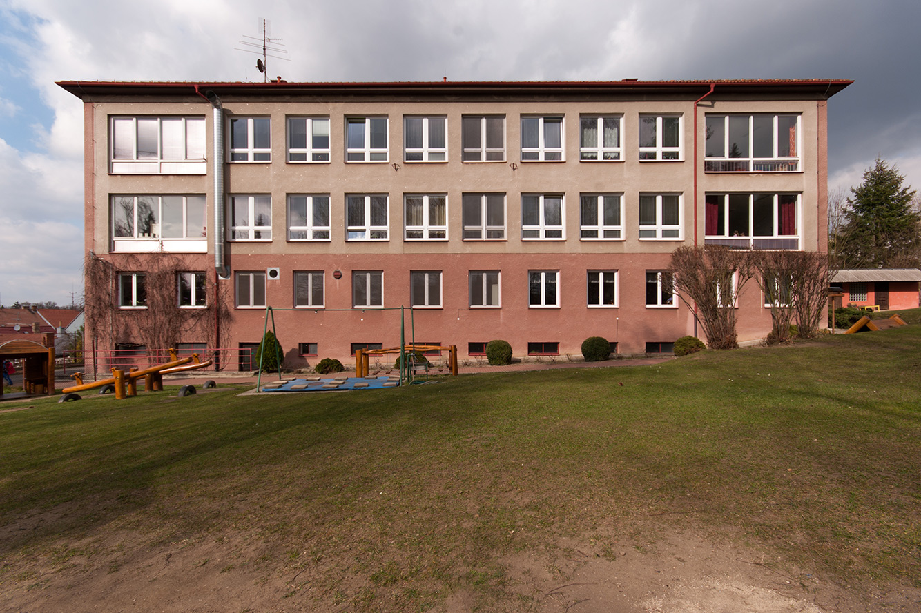ZŠ Jana Husa a MŠ Písek, Zeyerova foto 2