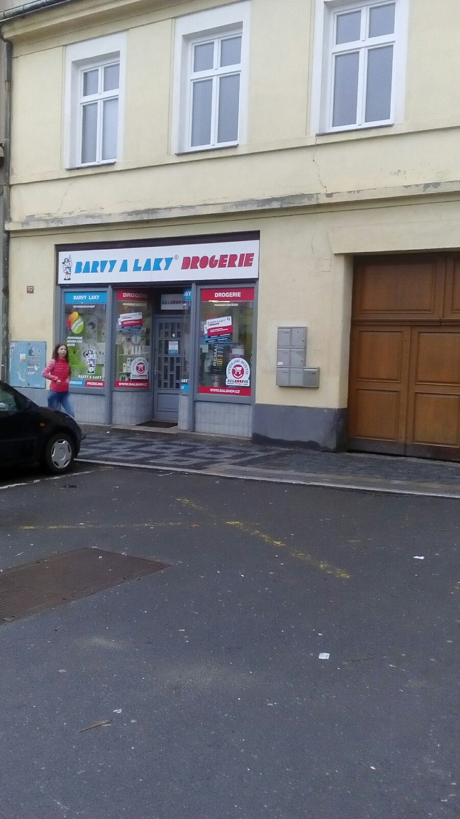 BARVY A LAKY DROGERIE foto 6