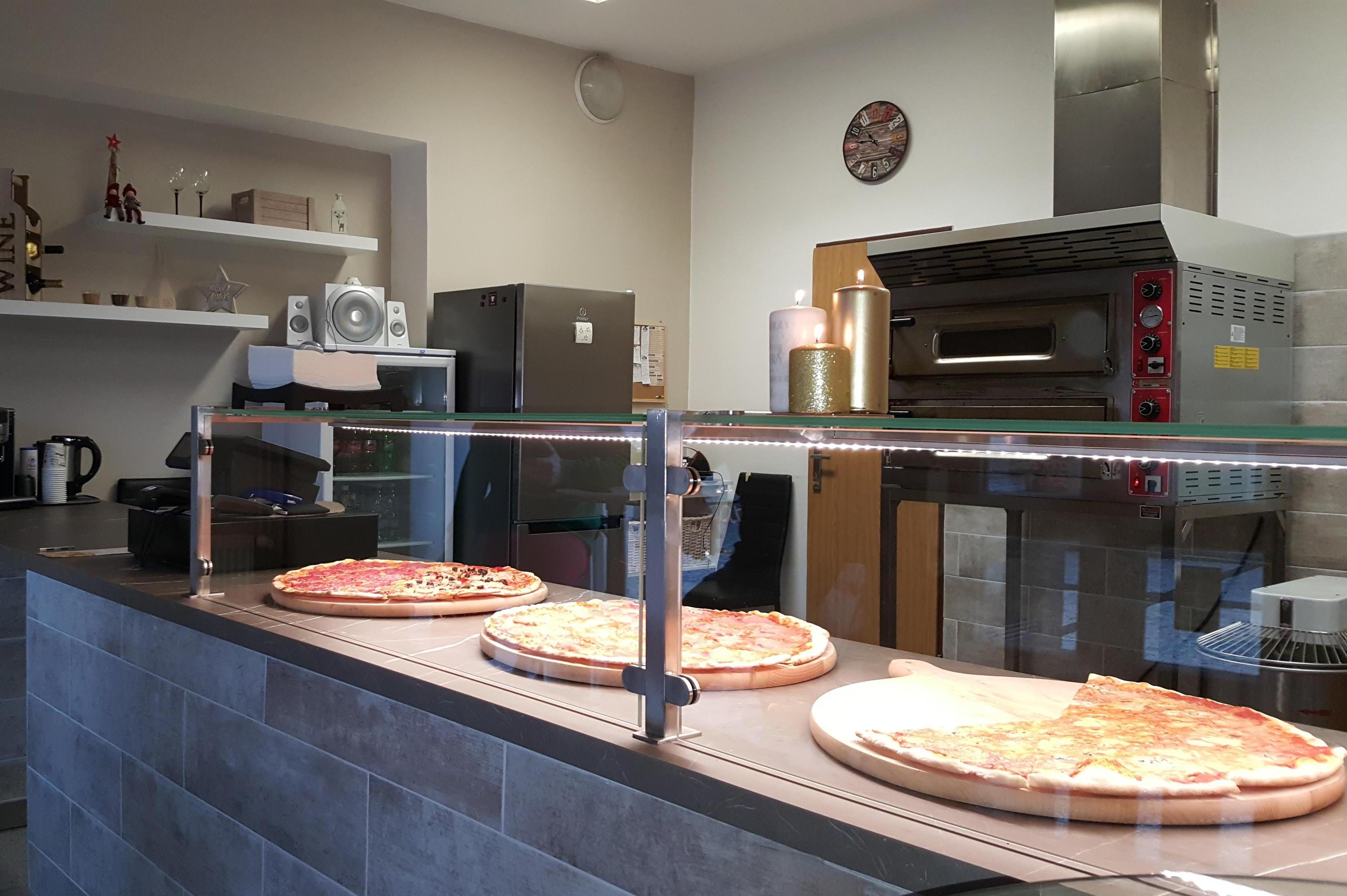 La Nostra PIZZA
