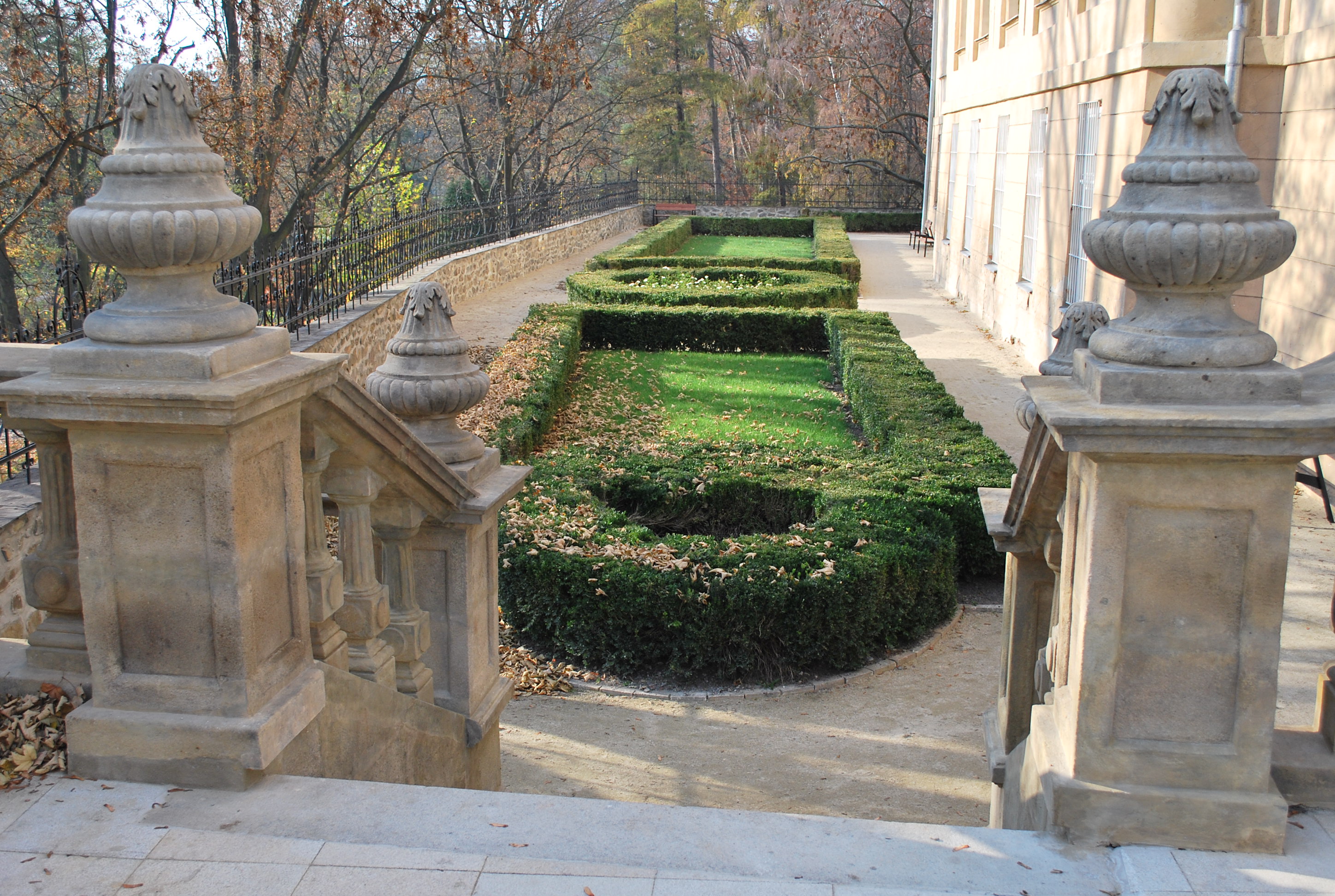 Univerzita Palackého v Olomouci - Knihovna Katedry nederlandistiky Filozofické fakulty foto 3