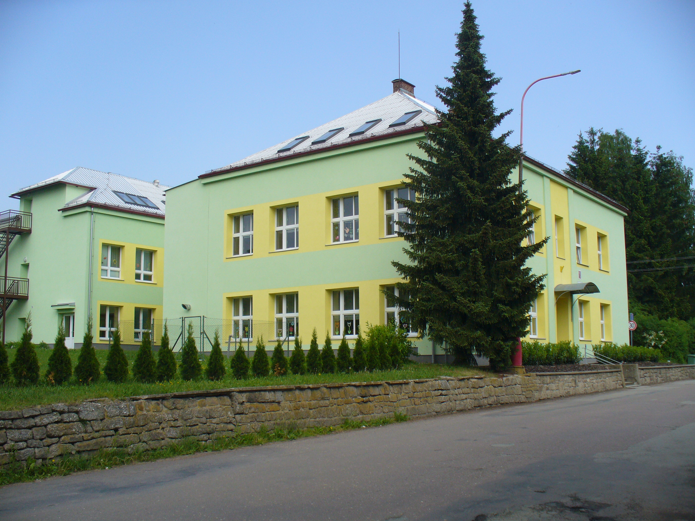 ZŠ a MŠ Slatina nad Zdobnicí