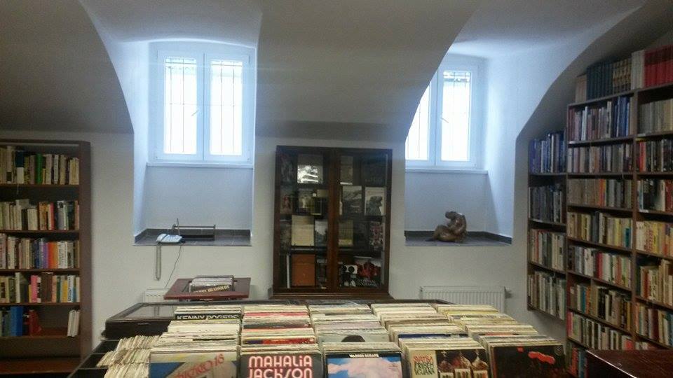 Antikvariát Vinohradská foto 2