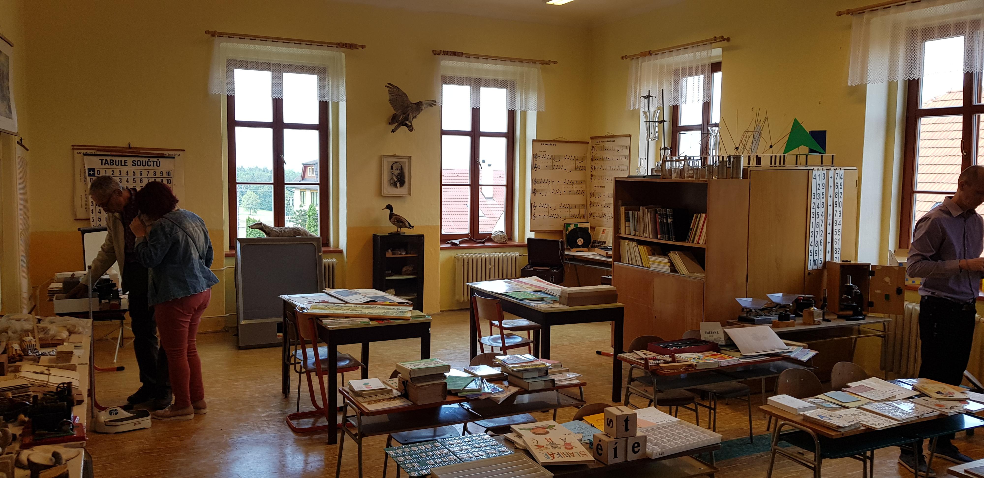 Základní škola a mateřská škola Římov foto 2