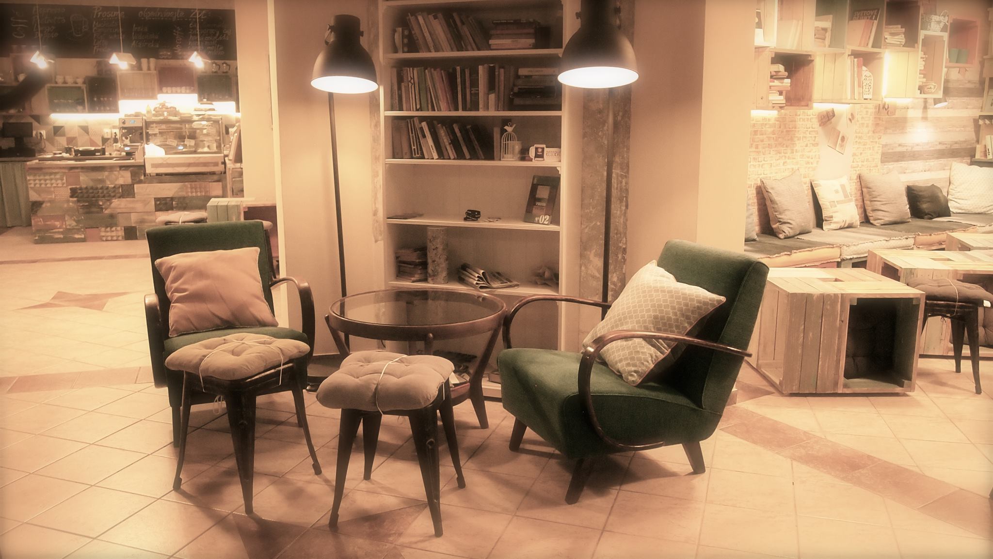 COFFEE & BOOKS foto 5