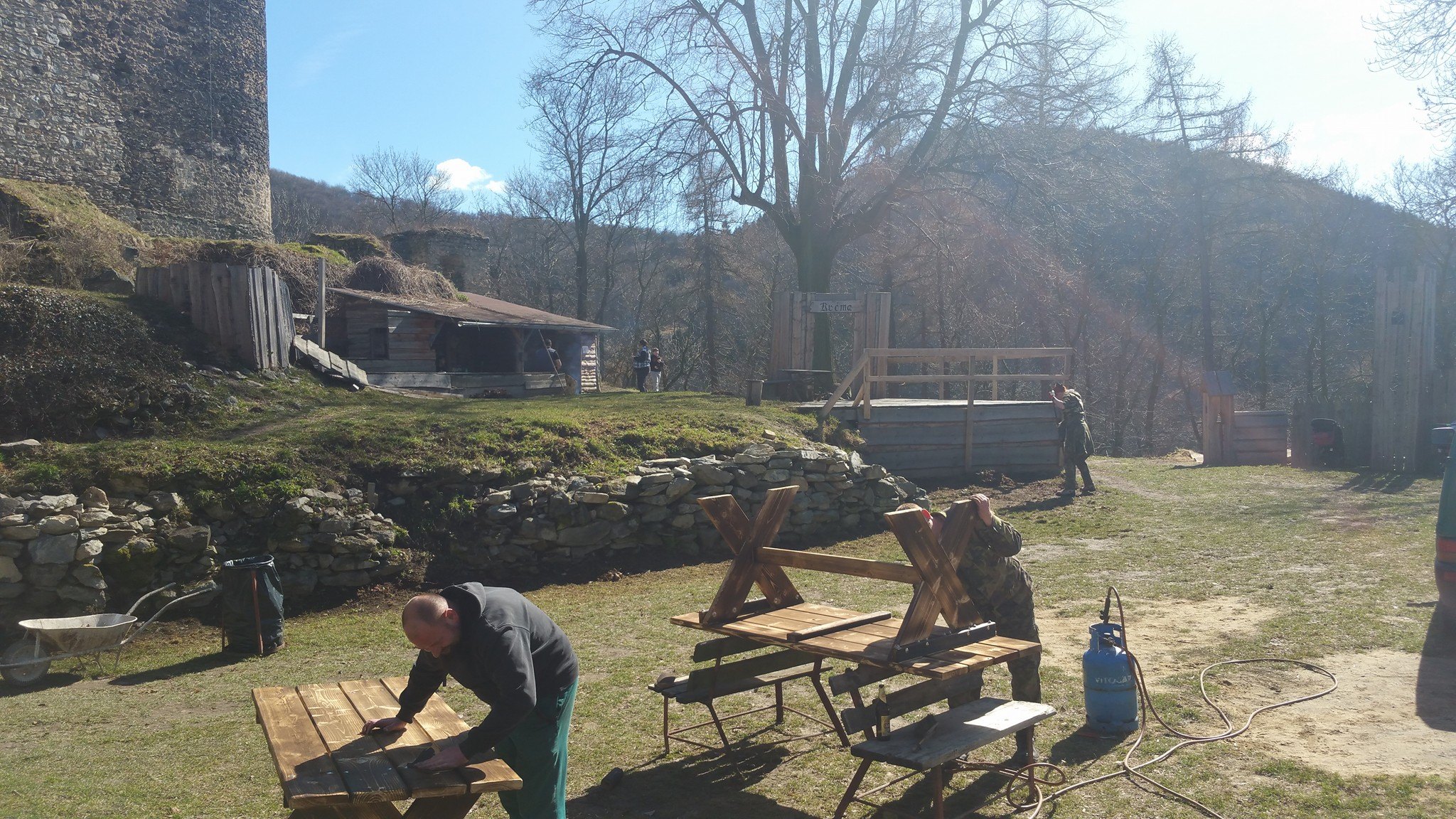 Spolek pro záchranu hradu Kostomlaty foto 6