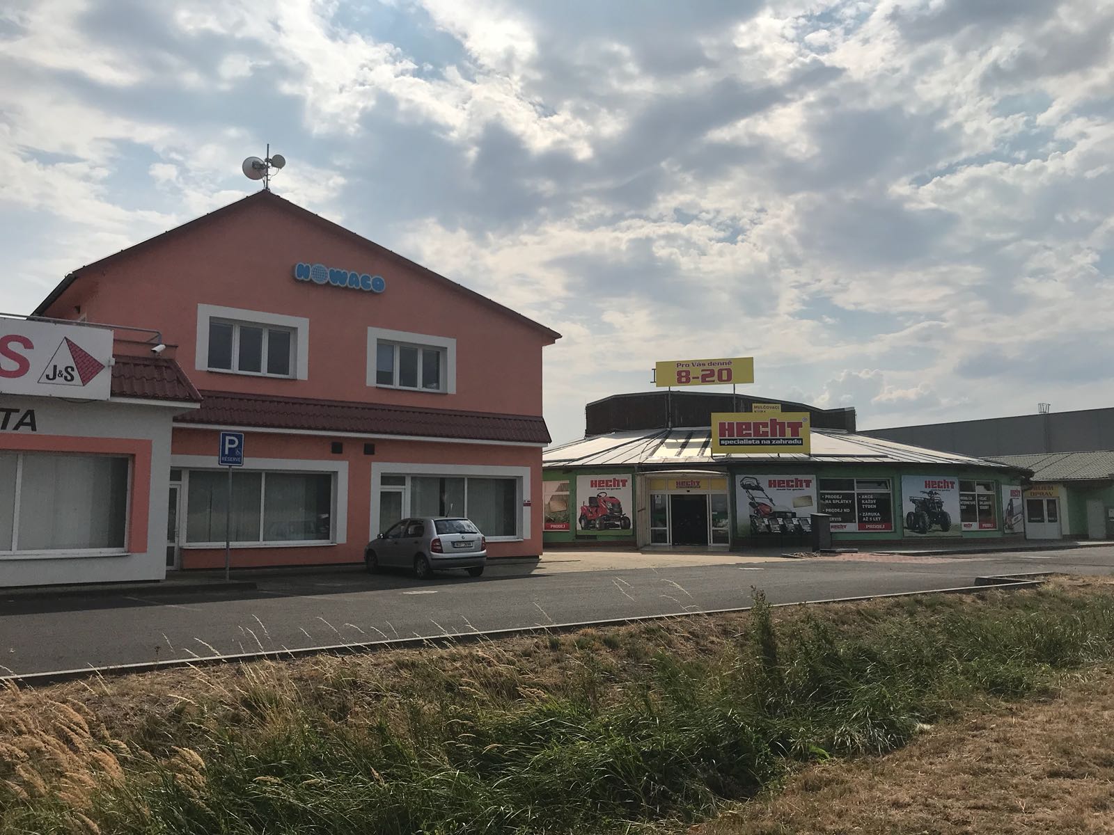 Ainur Nurgaliyeva - Půjčovna přívěsných vozíků foto 5