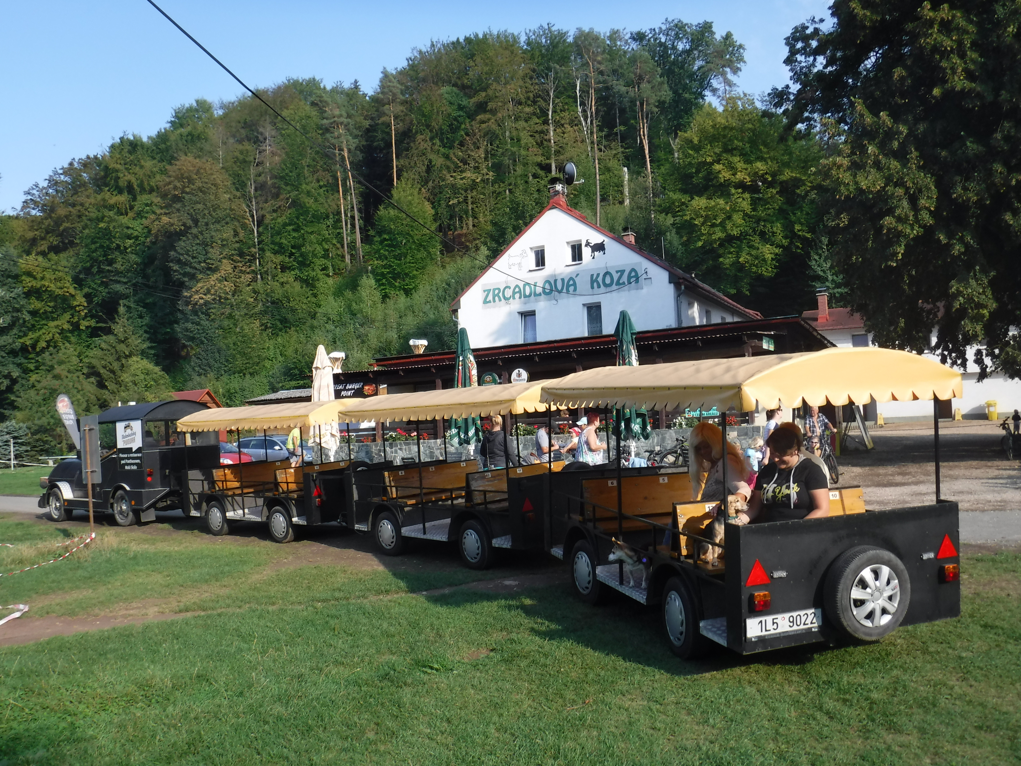 Restaurace Zrcadlová koza foto 3