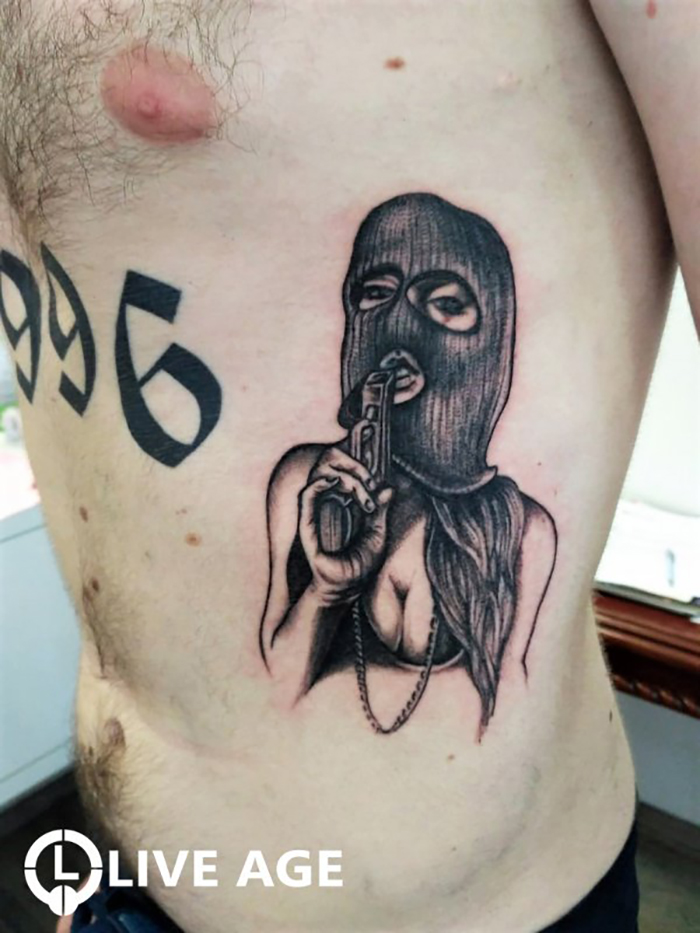 Tattoo LIVE AGE foto 5