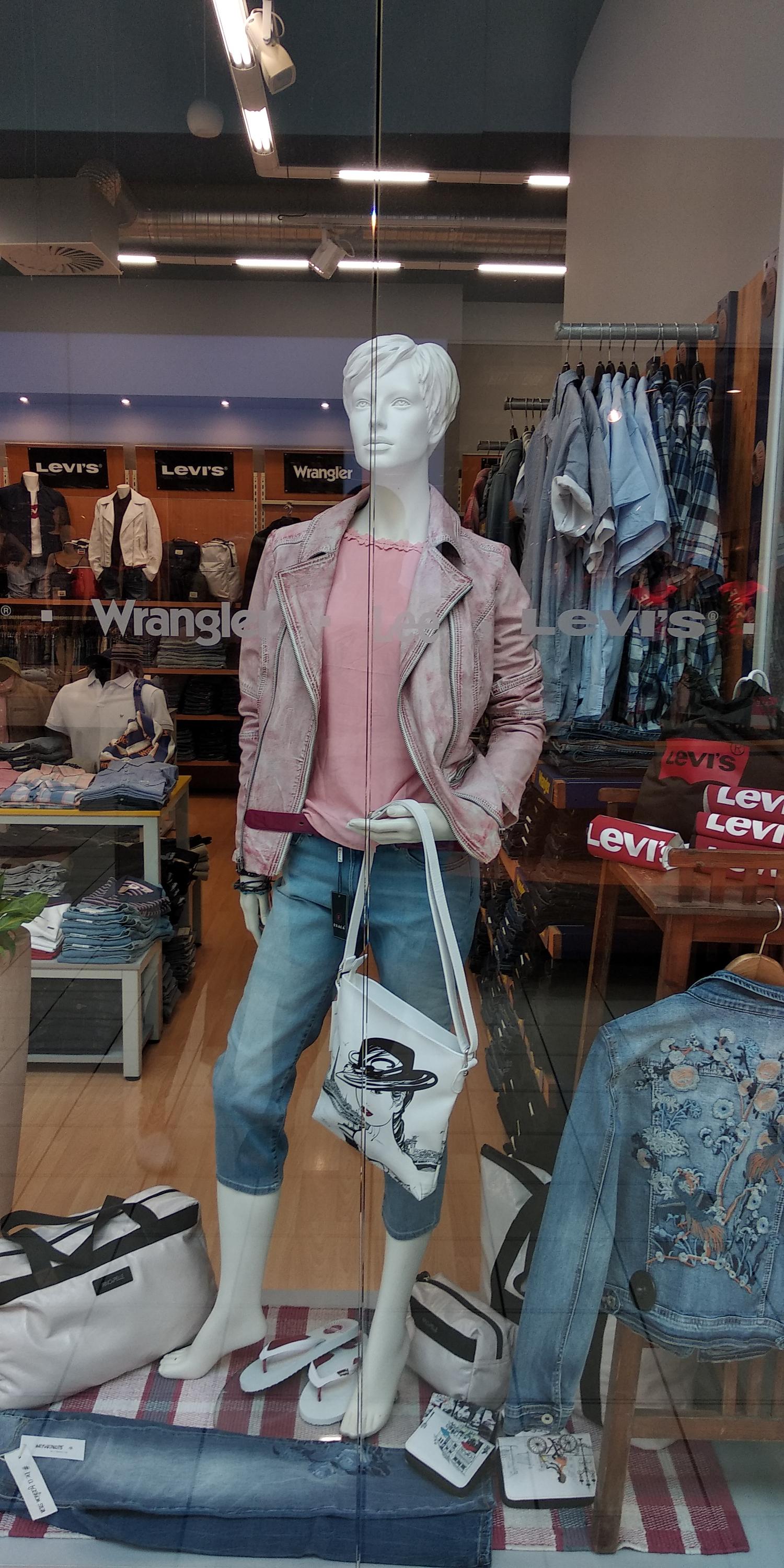 Jeanszone Levis, Lee, Wrangler foto 2