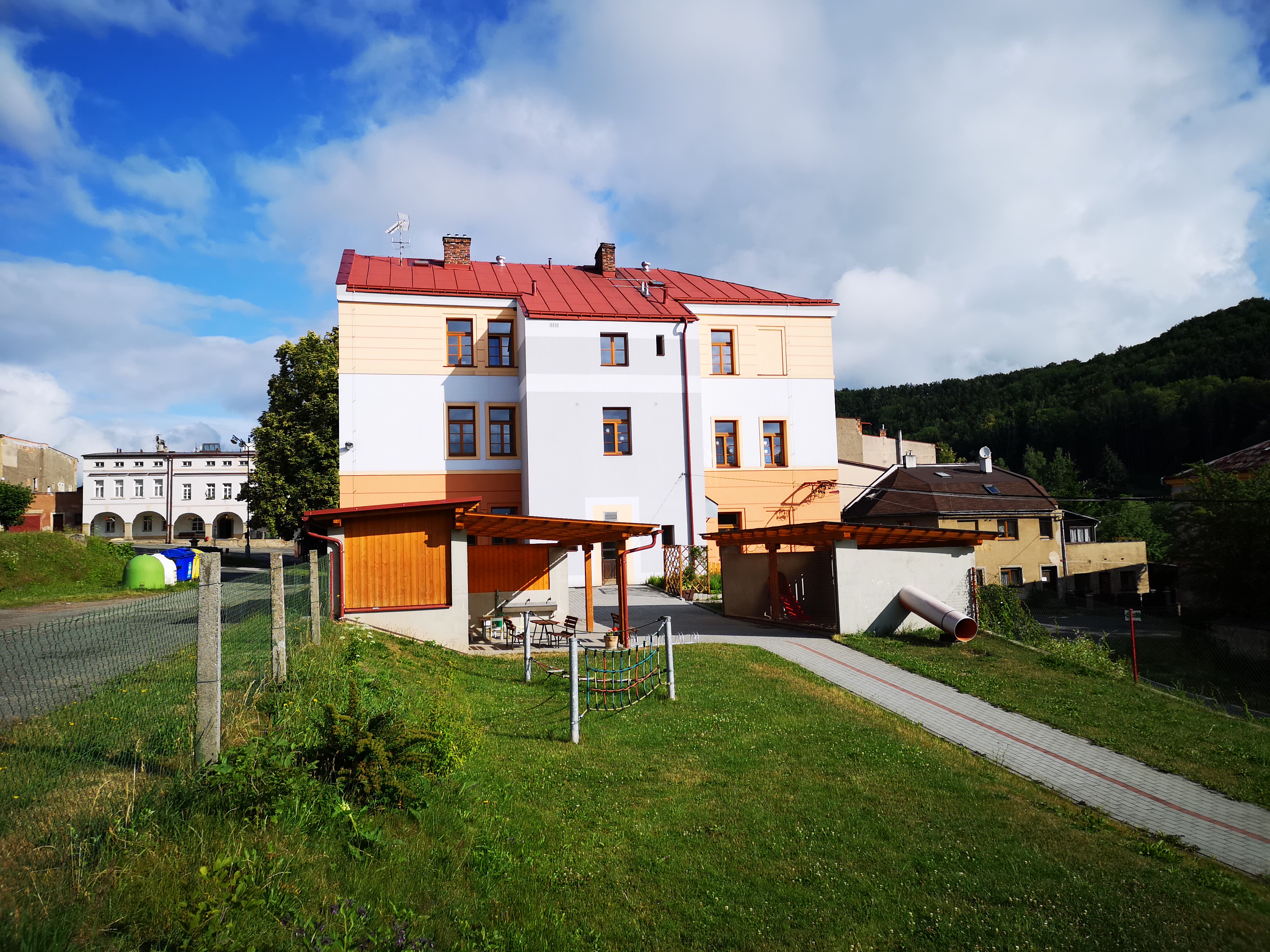 ZŠ a MŠ Stárkov foto 2